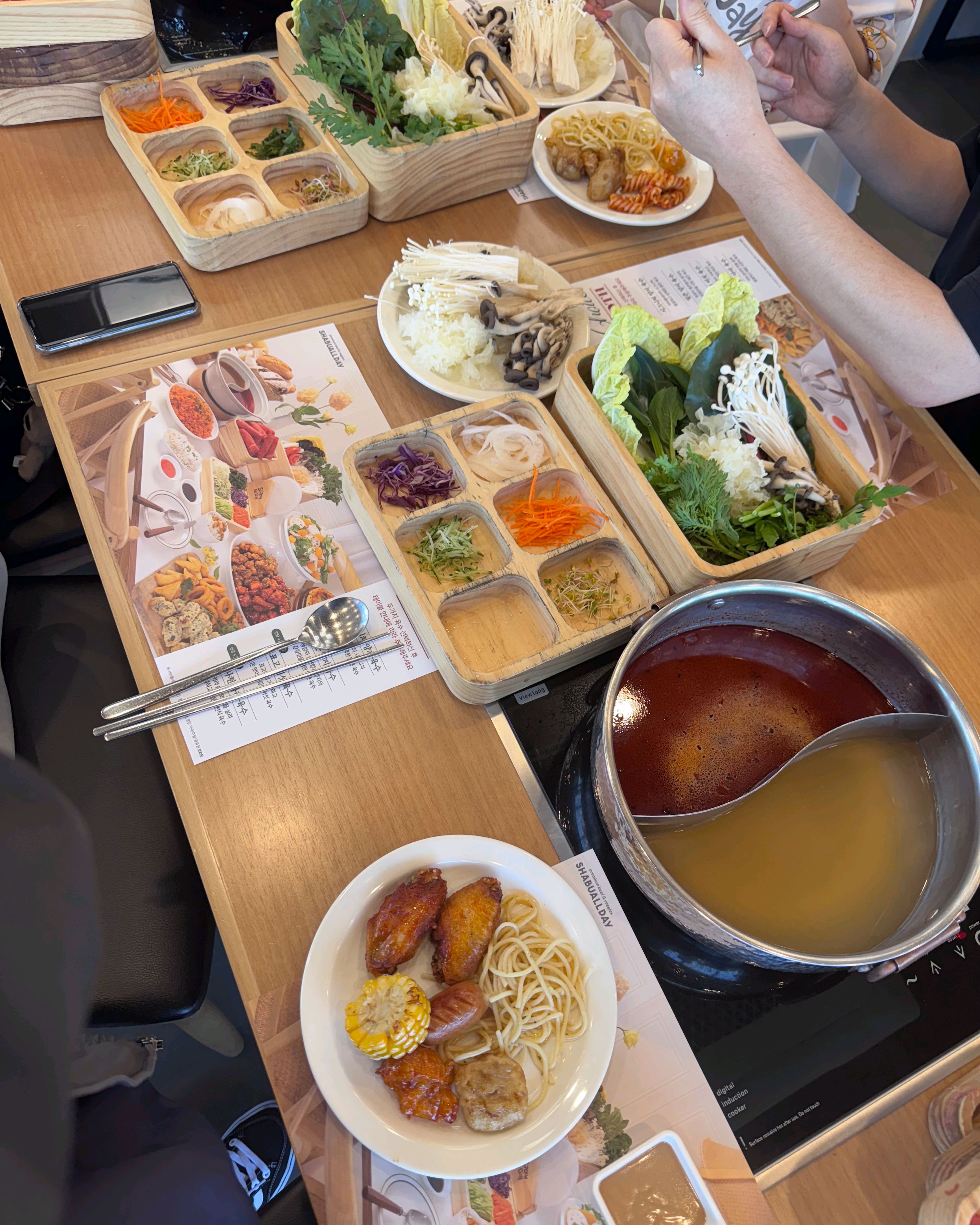 유아와 어른들이 함께한 점심 식사였어요~😁 - 제주 도남 맛집 샤브올데이 제주도남점