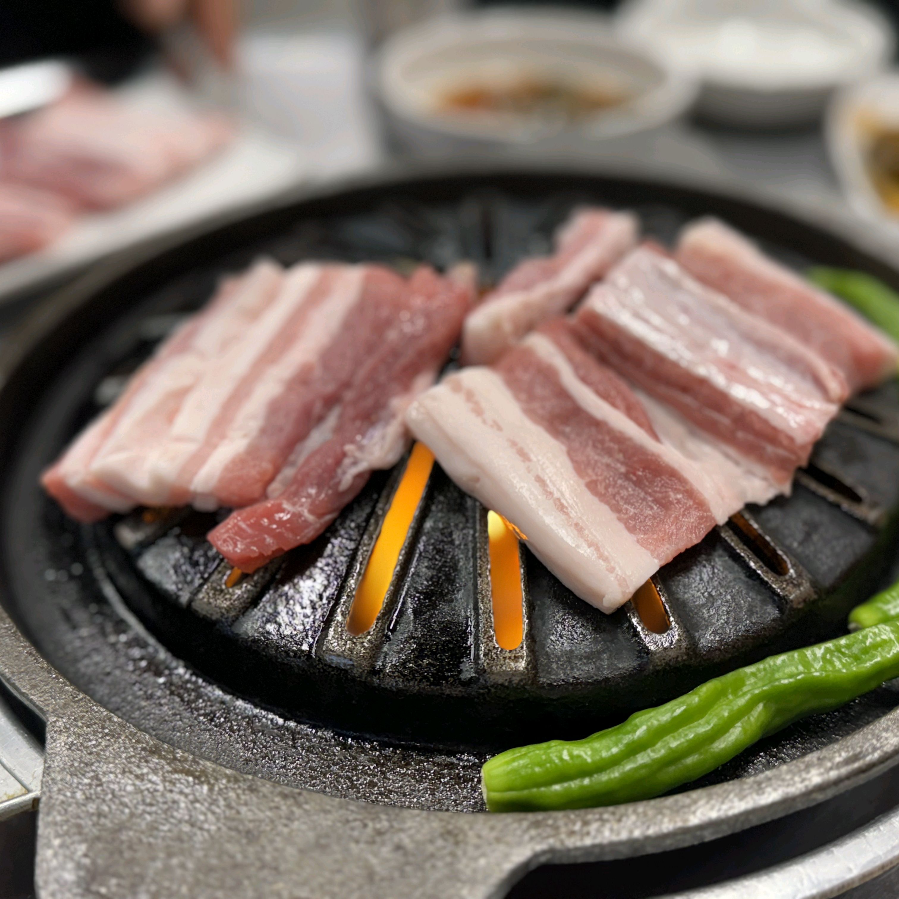 돼지생갈비와 젓갈볶음밥입니다. - 인천 맛집 부암갈비