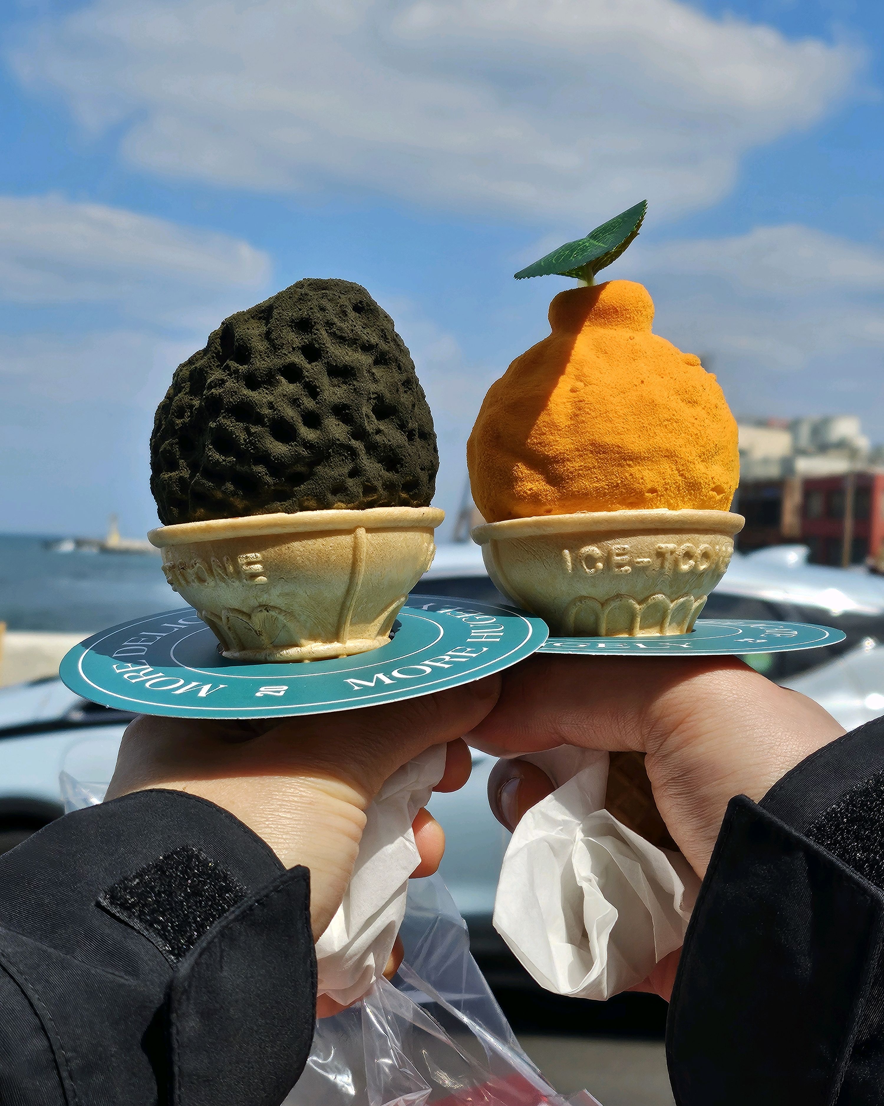 한라봉&현무암 젤라또 특이하고 너무 예뻐요..! 내부도 2층에 넓게 자리가 있는 것 같아요