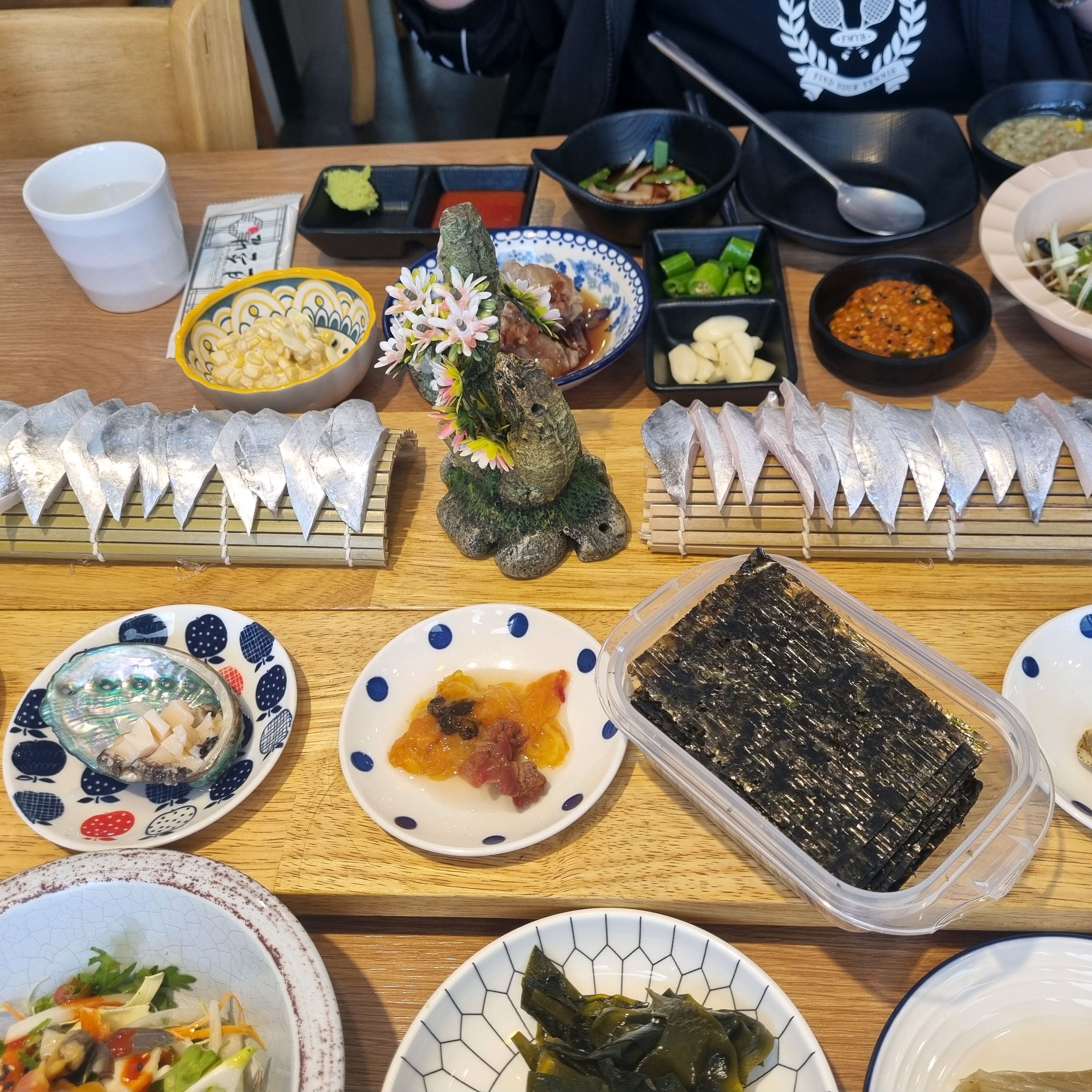 아주맛있었습니다!! 리뷰잘안쓰는데 여긴 진짜 구성도 좋고 가성비굿입니다!! 남자친구 추천으