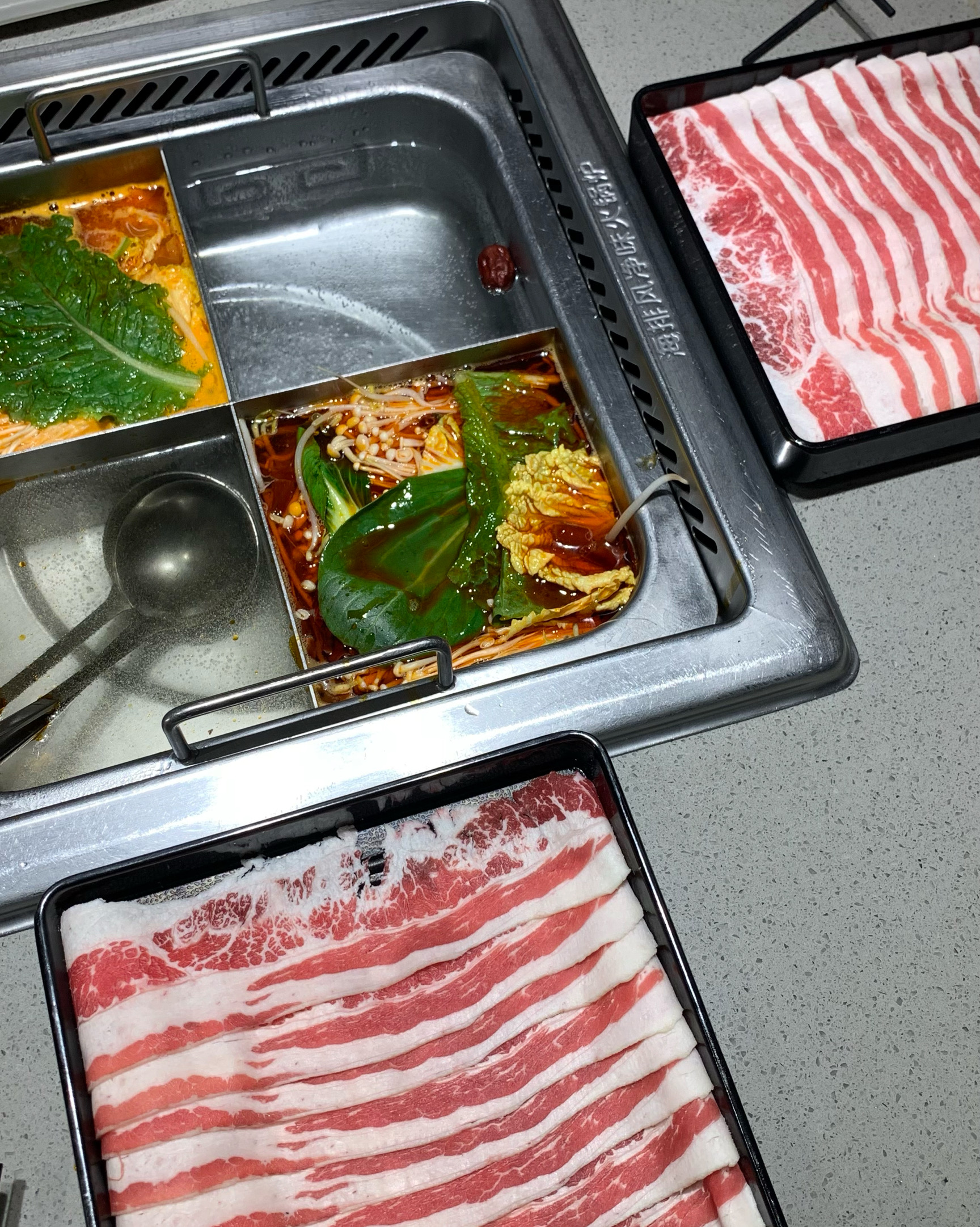 이렇게 친절한 매장 처음.. 말하지 않아도 육수리필,앞접시교체 등 엄청 신경써주십니다. 깔