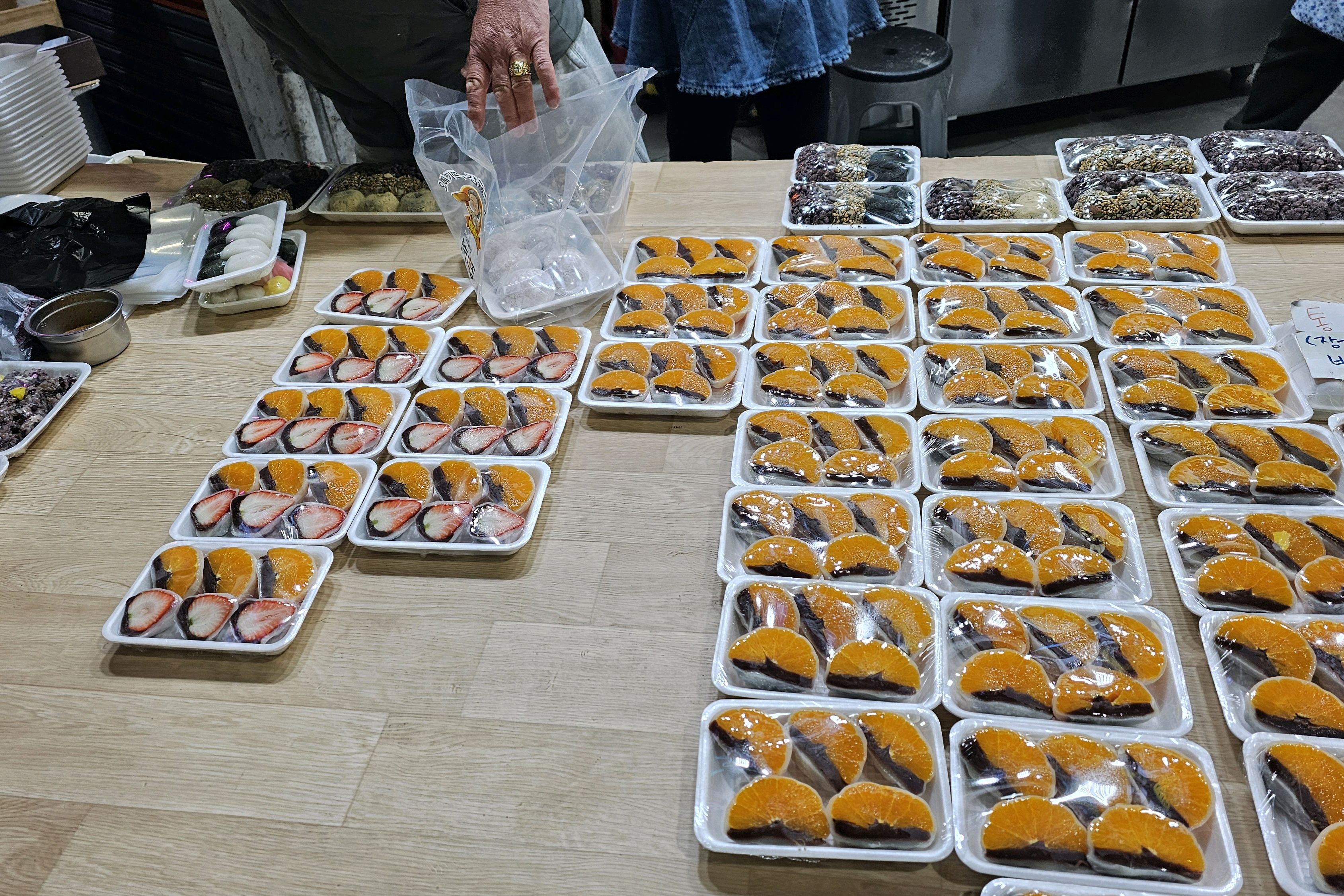 딸기모찌 아들이 맛있다고 극 칭찬~~^^ - 제주 맛집 할머니떡집 오메기떡