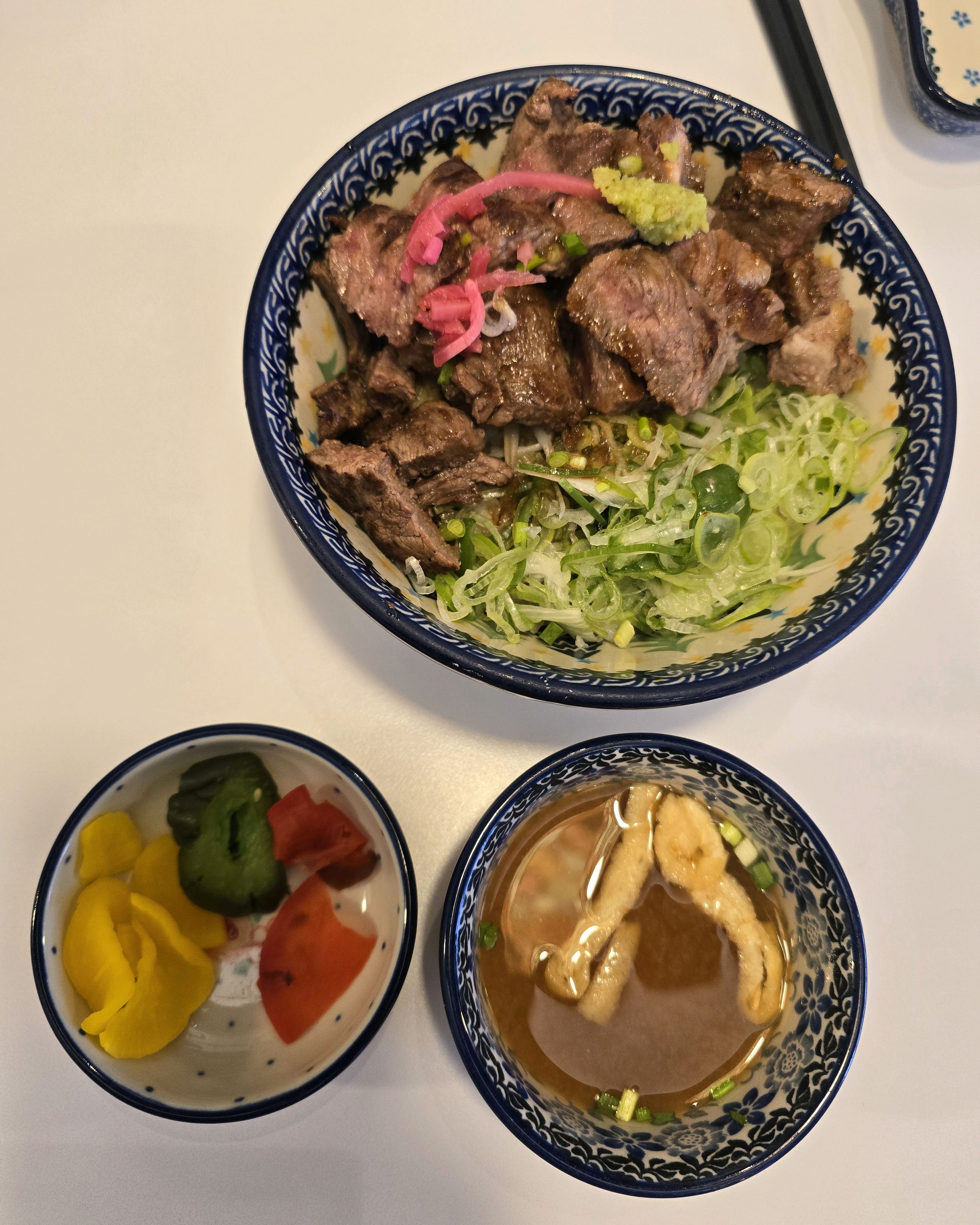 메뉴가 특색있고 인테리어가 멋지네요~ 스테이크 덮밥 맛있어요^^ - 불당동 맛집 미도인 천안불당