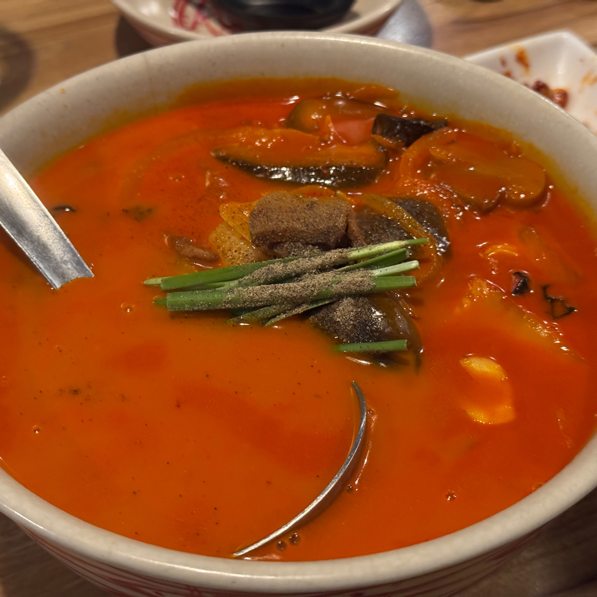 친구 소개로 왔는데 맛도 좋고 분위기도 좋네요 - 천호동 맛집 용문객잔