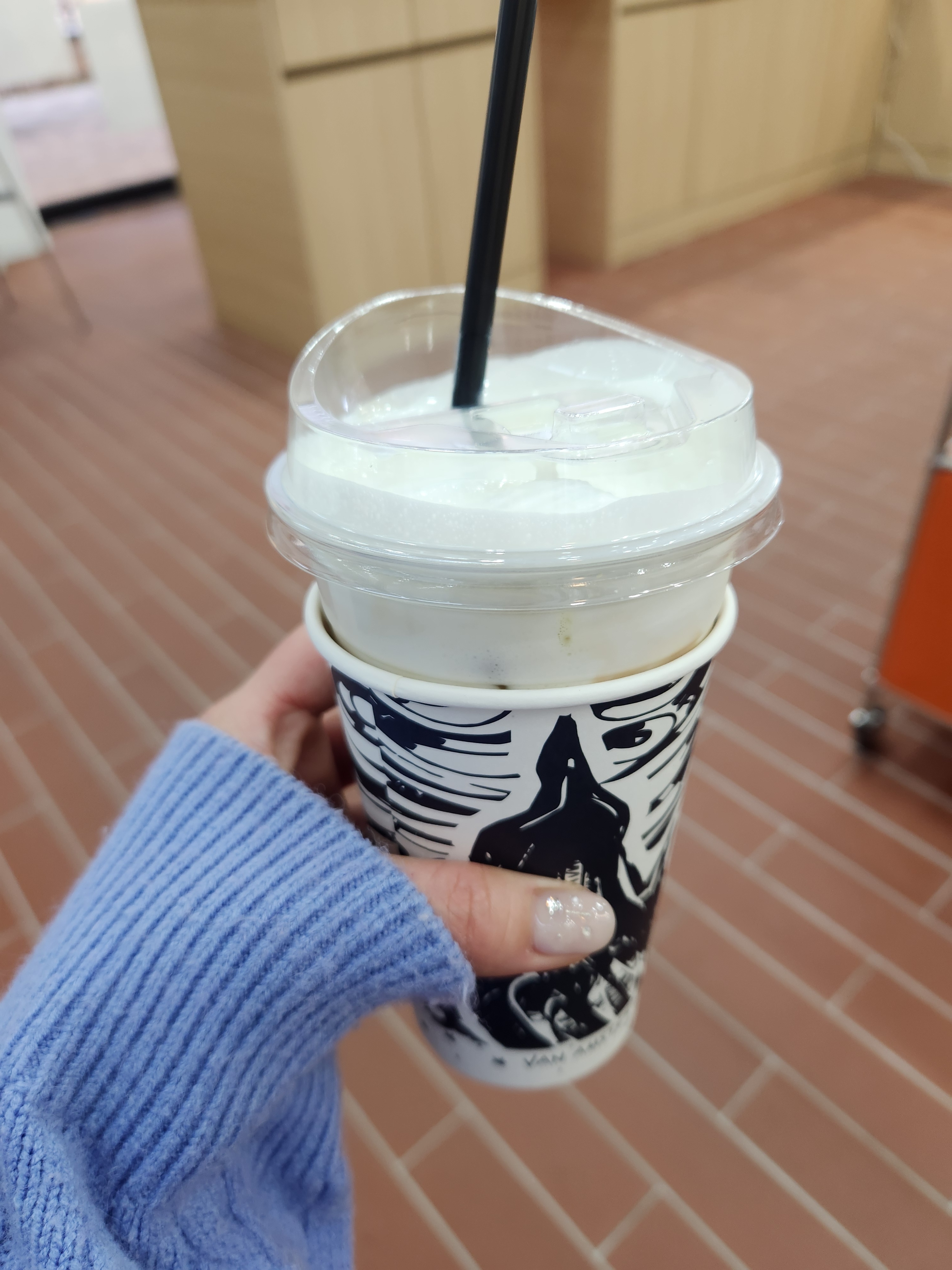 시그니처 라떼 맛보고 나면, 신정호나 주변 커피 맛집을가도 별루 만족스럽지 않을정도로 반암