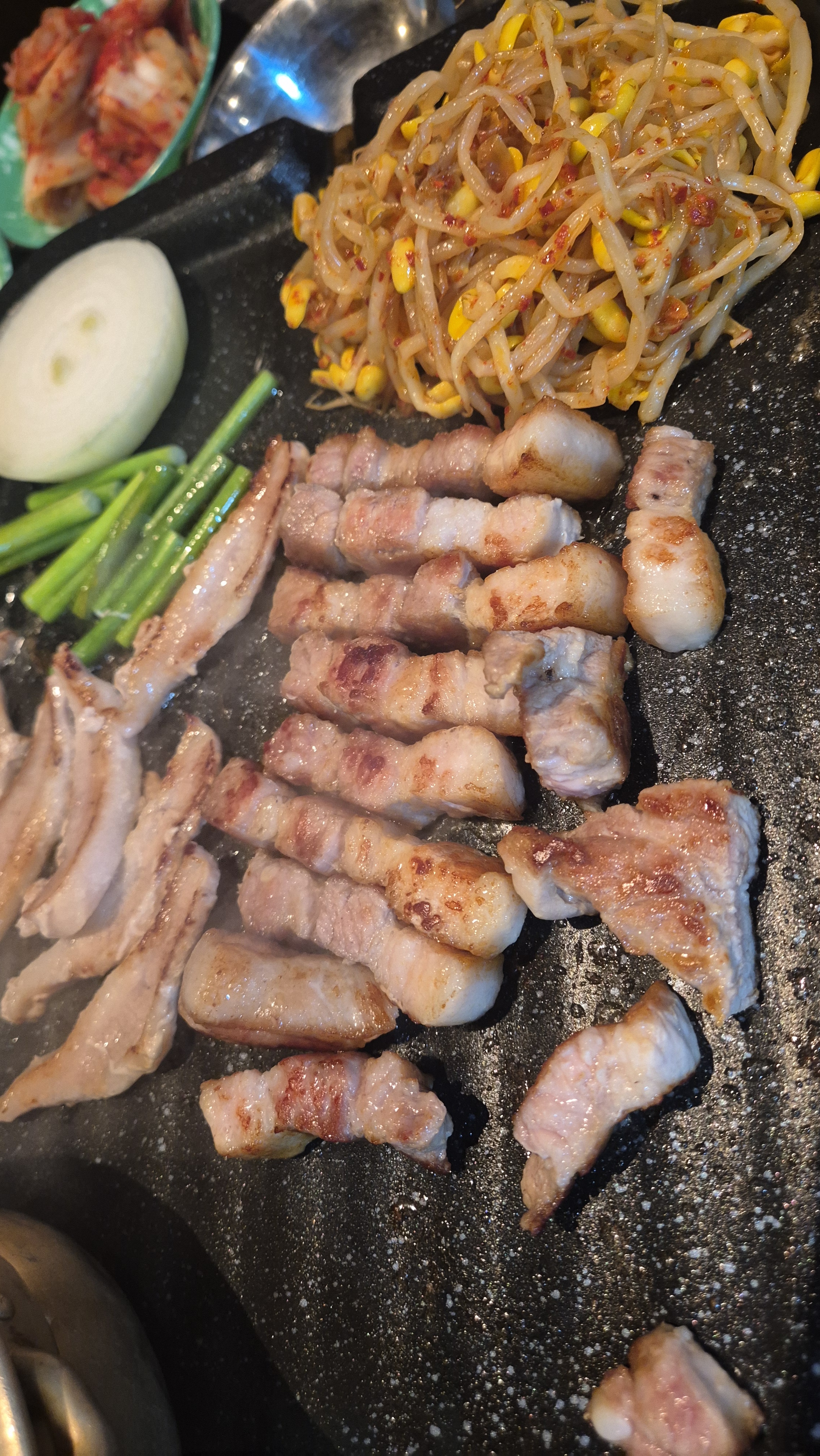 김과장 불판에 구워지는 고기