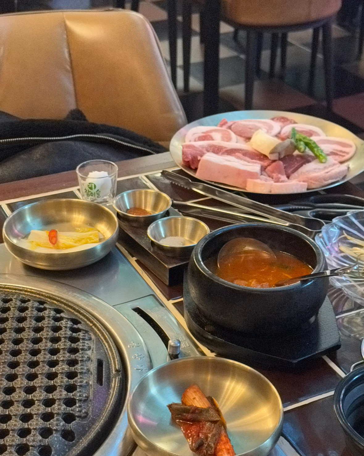 직원분들도 친절하시고 고기가 맛있어요!! - 안양 맛집 블랙시크릿가든