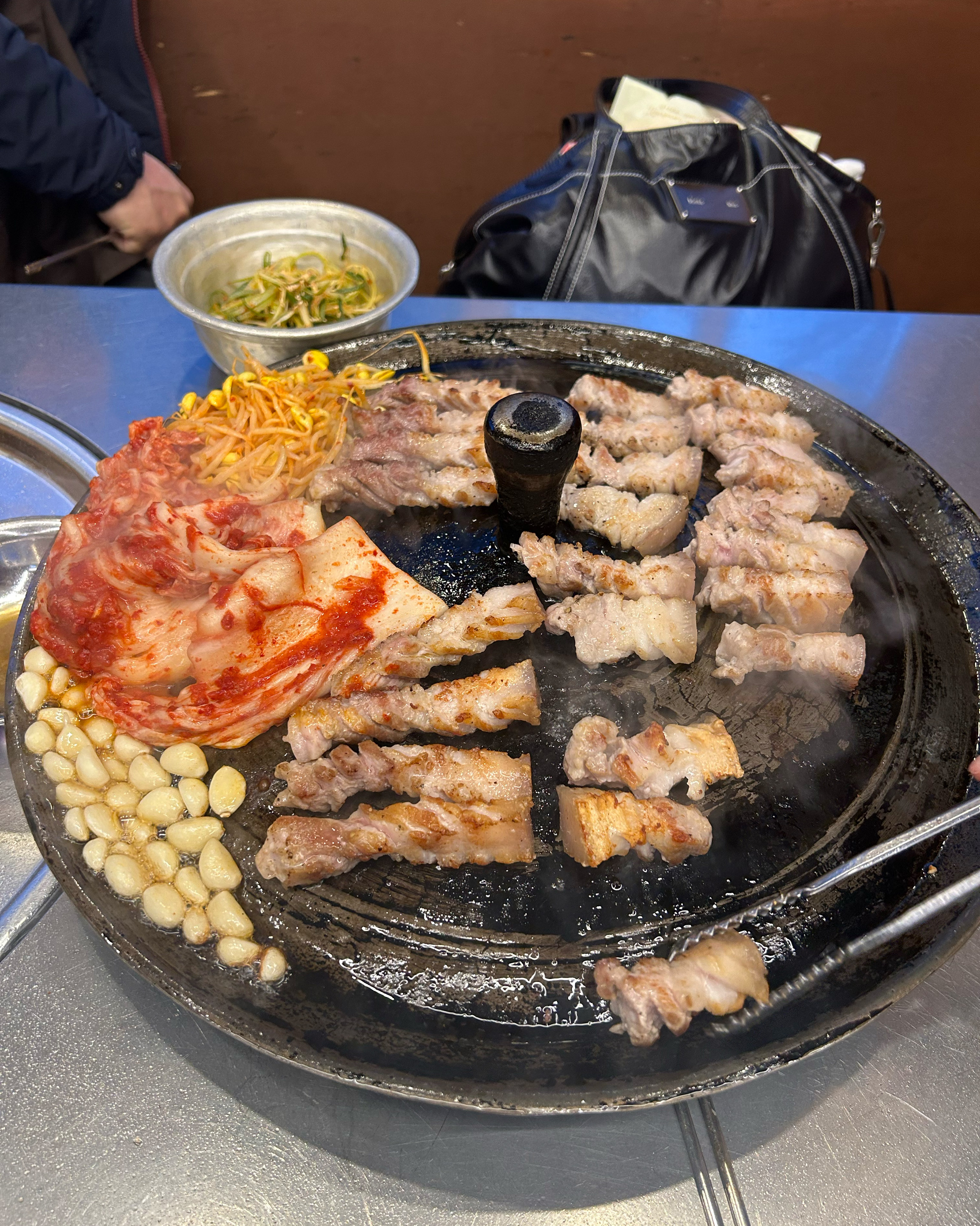 고기도 두툼하고 맛있어요!! 예약하고 와서 대기없이 먹어서 너무 좋았어요~ 다음에 또 방문