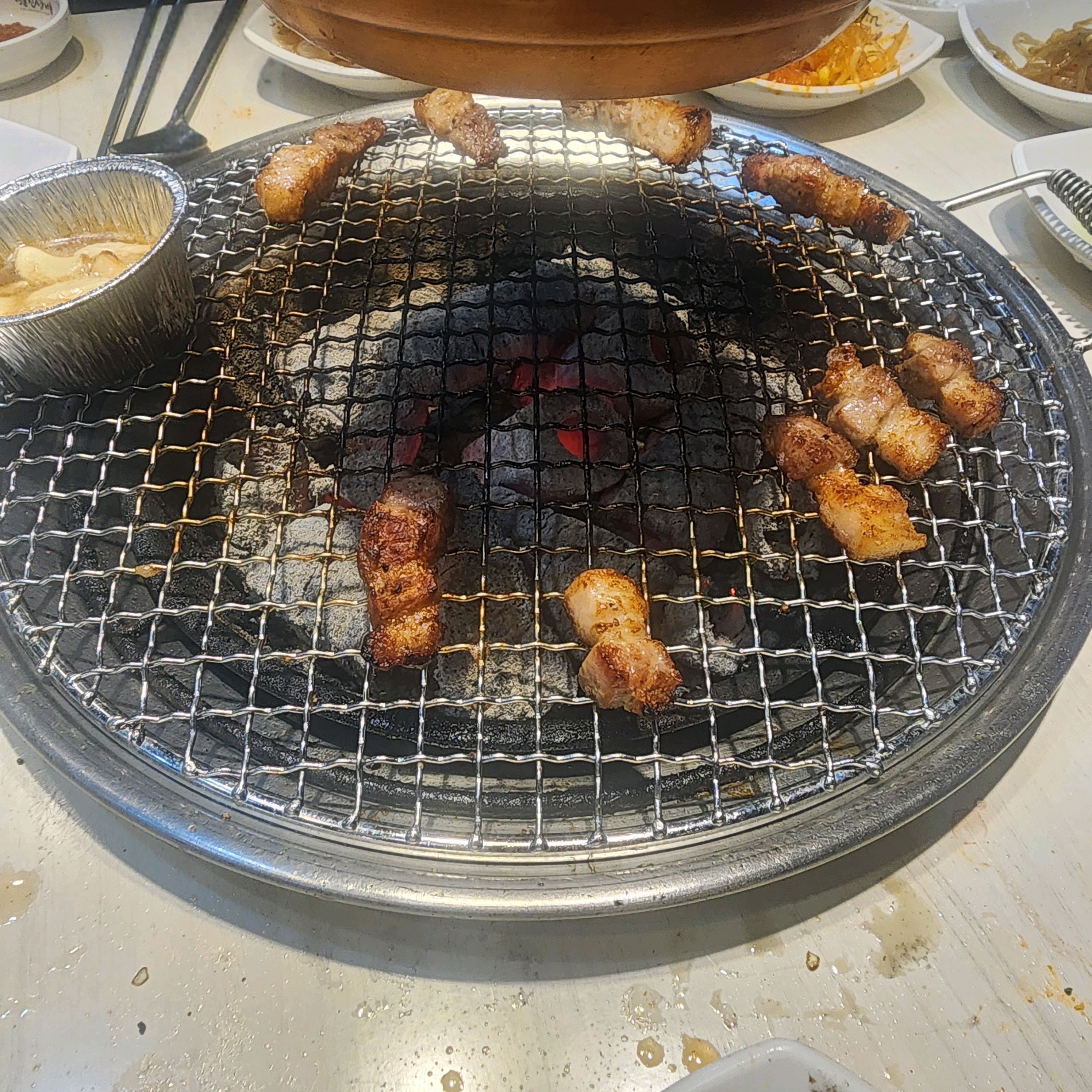 고기가 너무 맛있고 직원분들이 친절해요 매장이 깨끗해서 이용하기 편했어요❤️ - 선부동 맛집 명륜진사갈비 안산선부점