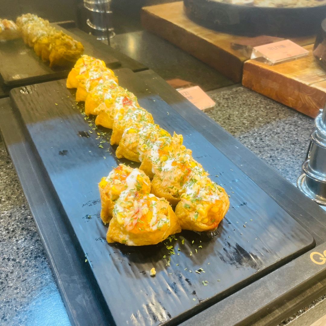 뷔페를 워낙 좋아해서 자주 가는 편인데 다른지점에 비해 음식이 전부 맛있고 관리가 잘 되어