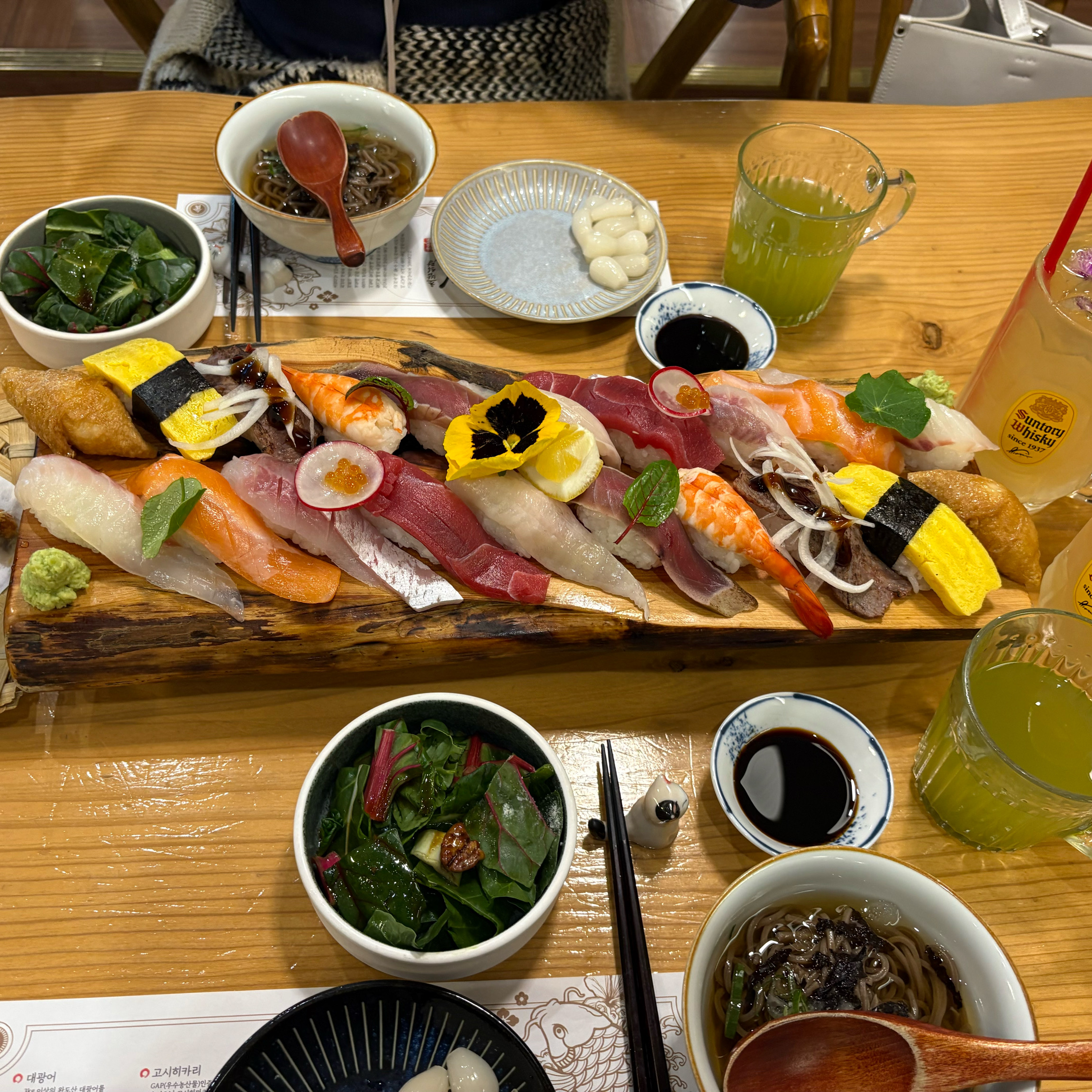 음식도 빨리 나오고 무엇보다 회도 신선해서 초밥이 맛있었어요! 하이볼도 진하고 맛있어요👍 - 대구 맛집 비단옥 수성못점