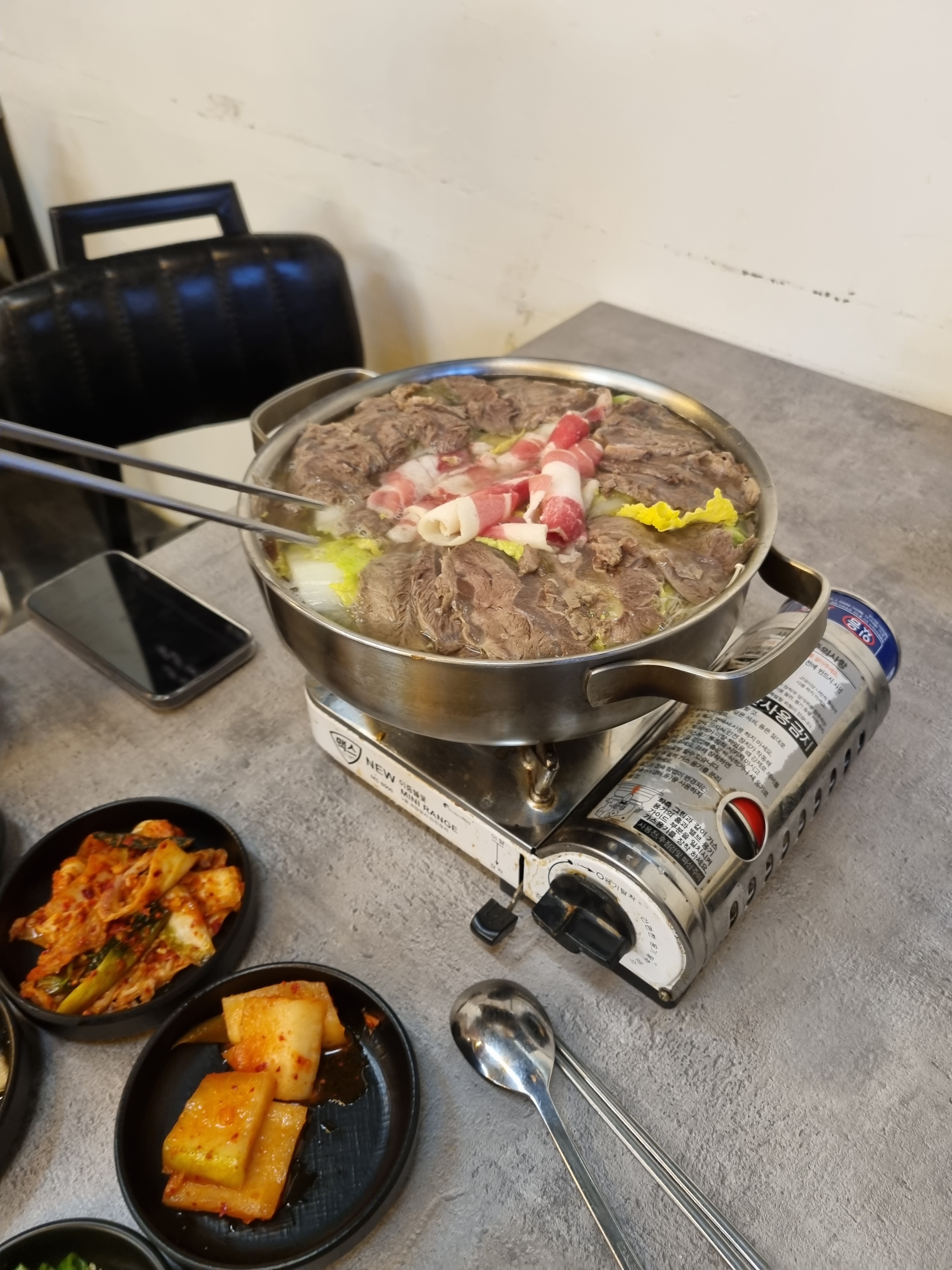 저녁 식사하러 처음 들렸는데 너무 맛있네요. 종종 와서 술 한 잔 할것 같아요. - 천호동 맛집 스지사태&칼국수