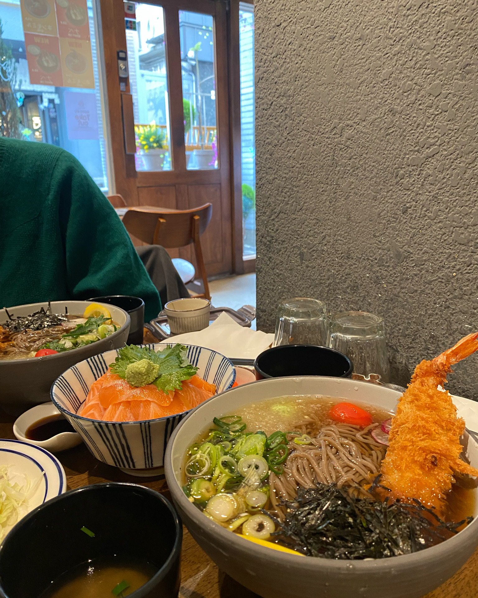 작년 여름에 맛있게 먹었던 냉모밀이 생각나 들렸는데 이전보다 더 맛있어 졌어요🤭 - 망원동 맛집 파동