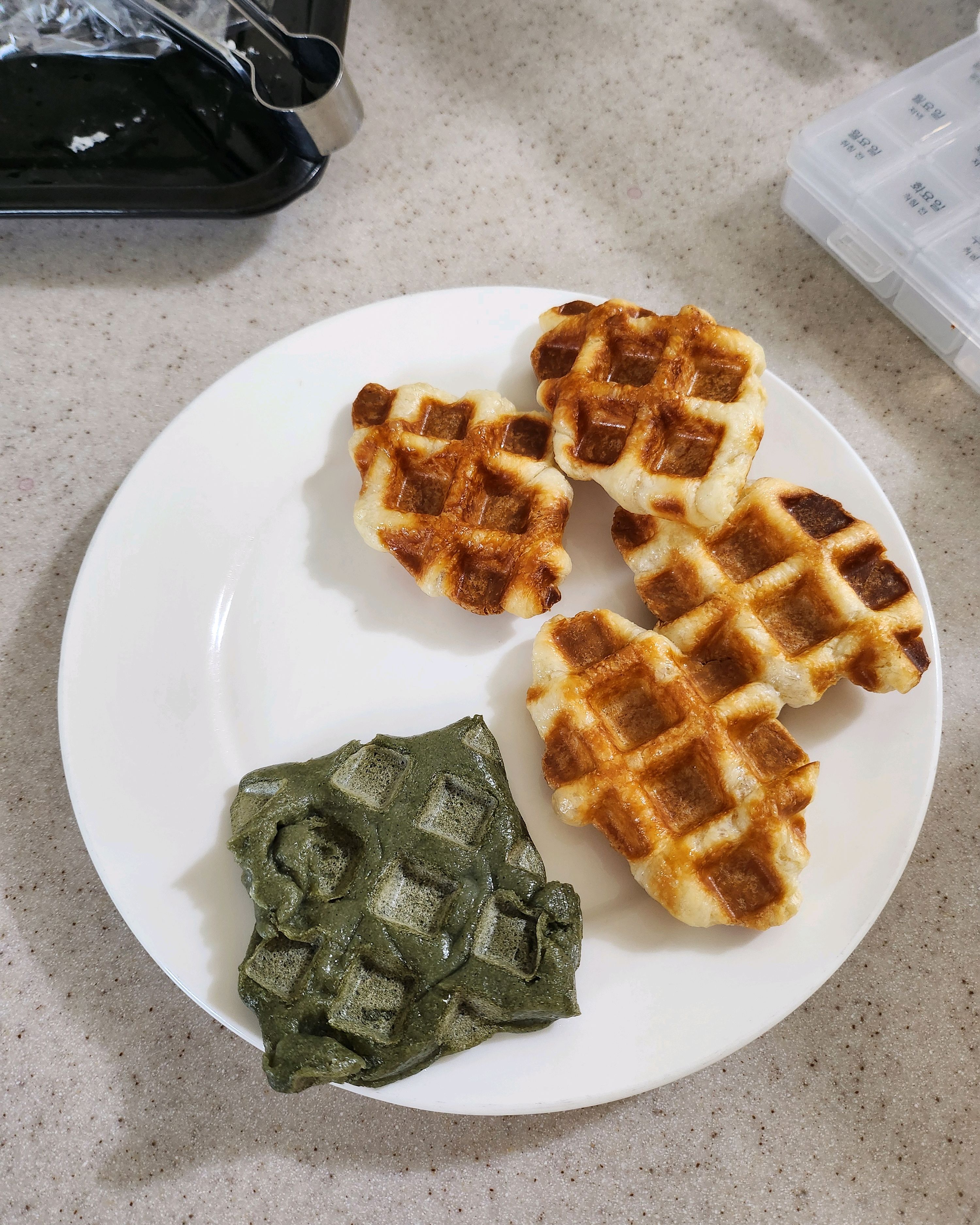 자극적이지도 않고 학교앞 떡볶기 맛이에요 튀김만두도 맛있어요 - 인천 맛집 모녀떡볶이