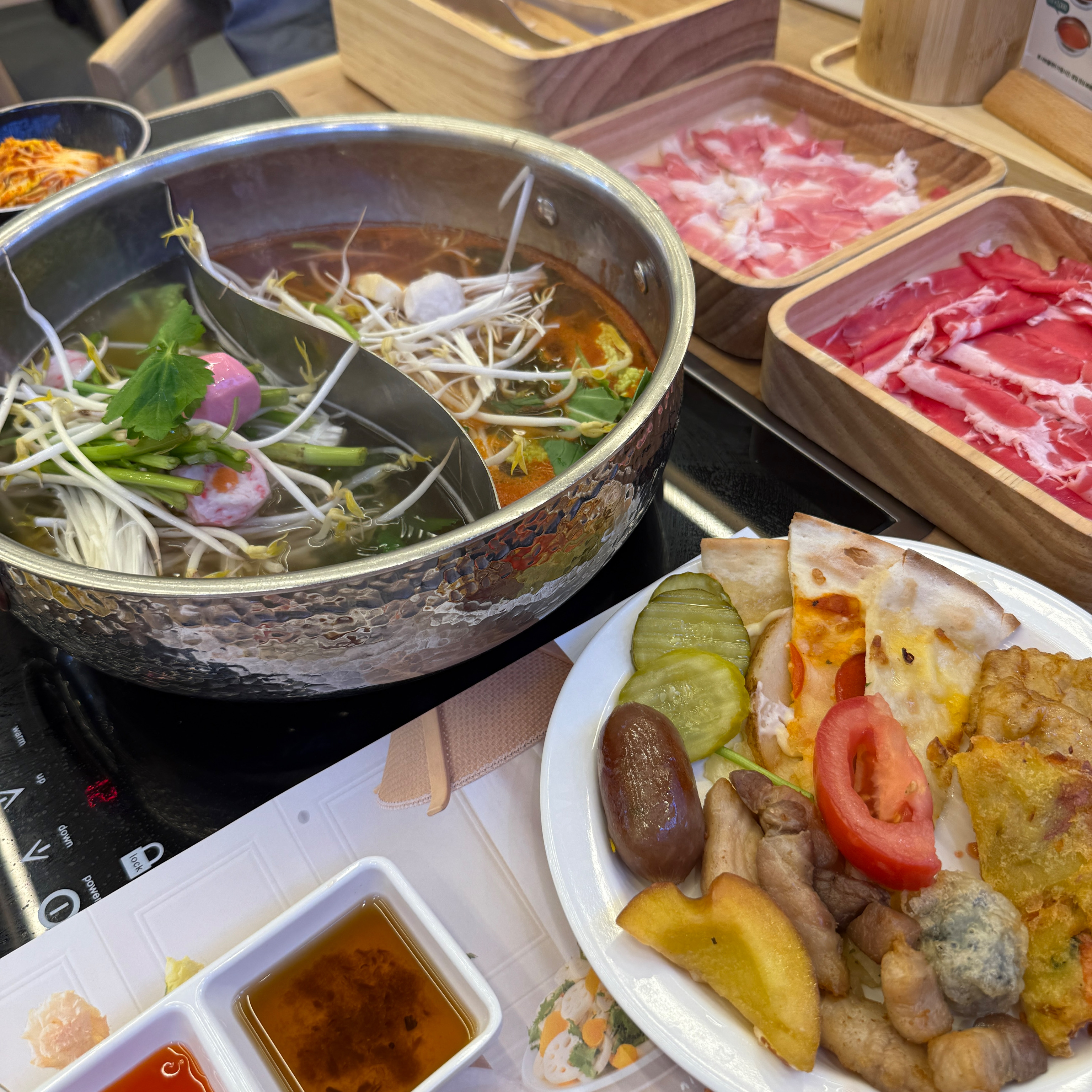 샤브올데이 집 근처에 새로 오픈했길래 평일 런치에 다녀왔는데 사람이 엄청 많더라고요 ~ - 안양동 맛집 샤브올데이 안양삼덕공원점