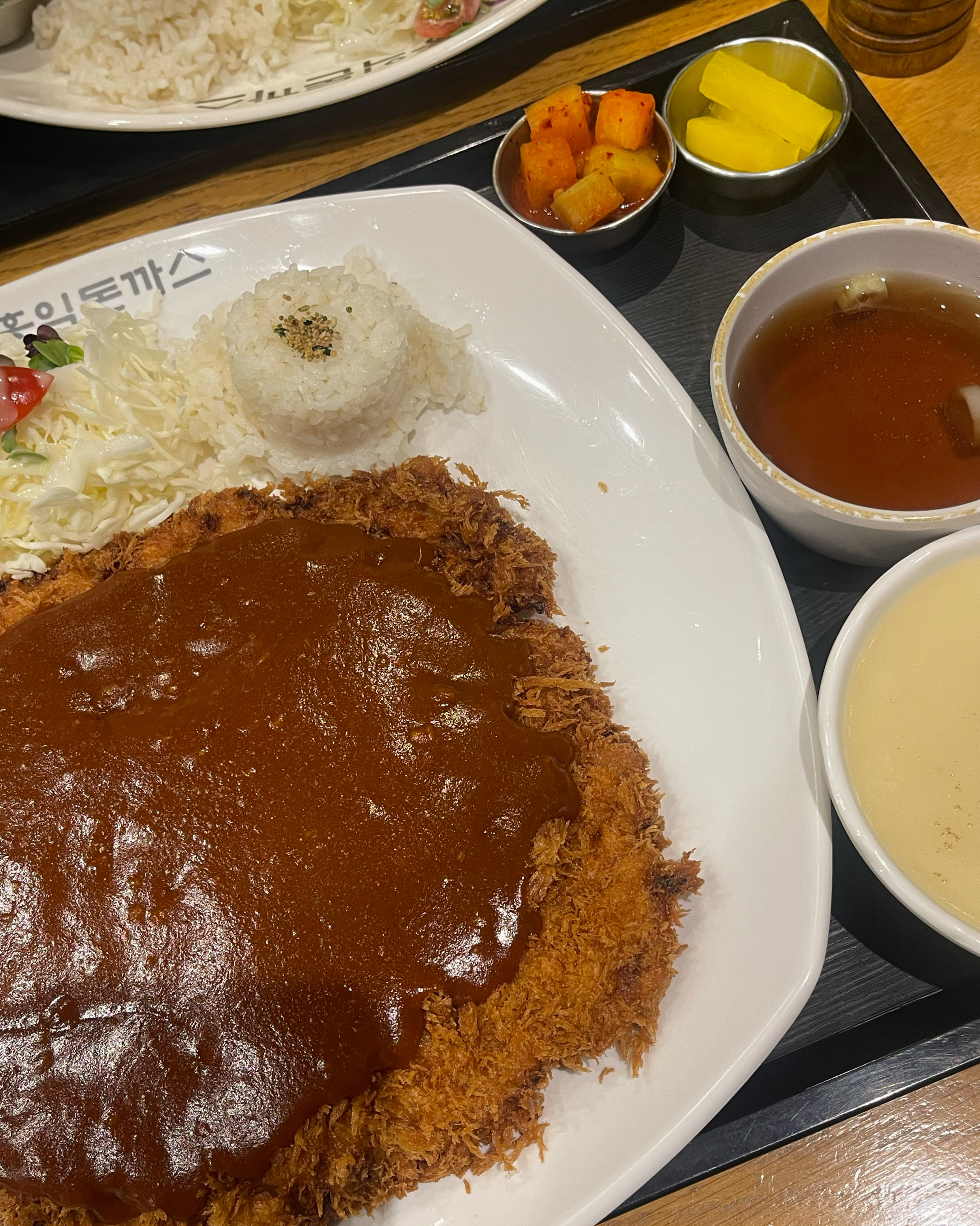 직원분들도 친절하고 밥 양이 조금 많아져서 좋아요 :) - 파주 운정 맛집 홍익돈까스 파주운정점