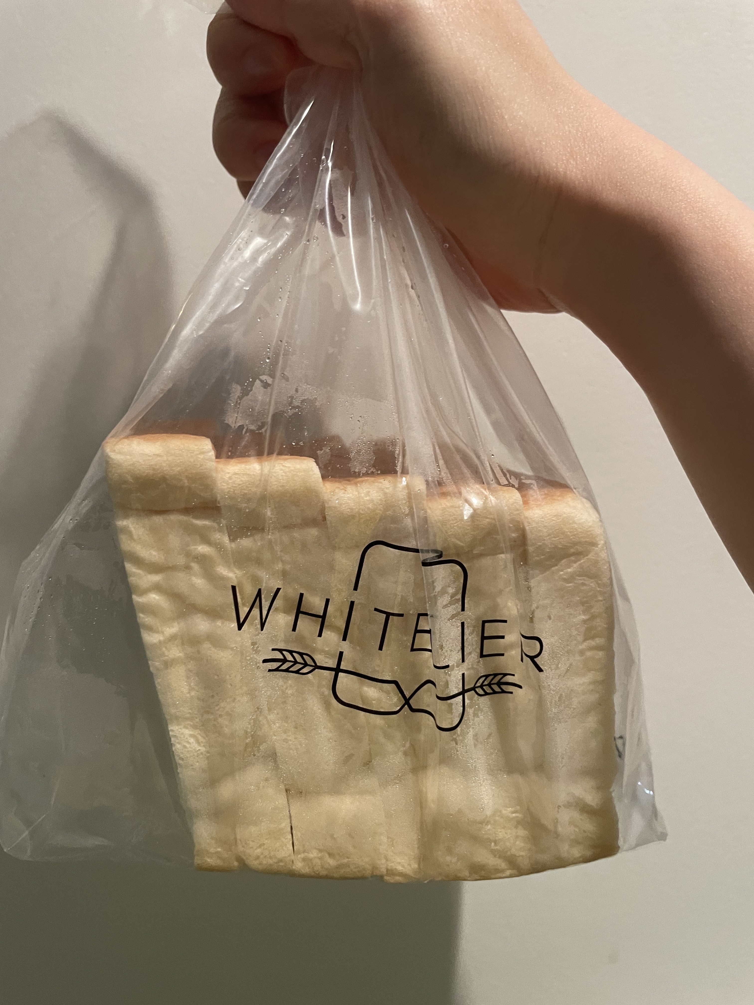 여기 식빵이 최고입니다!!엄청 친절하시진 않지만 식빵이 너무 맛있어요~~~부드럽고 촉촉해요