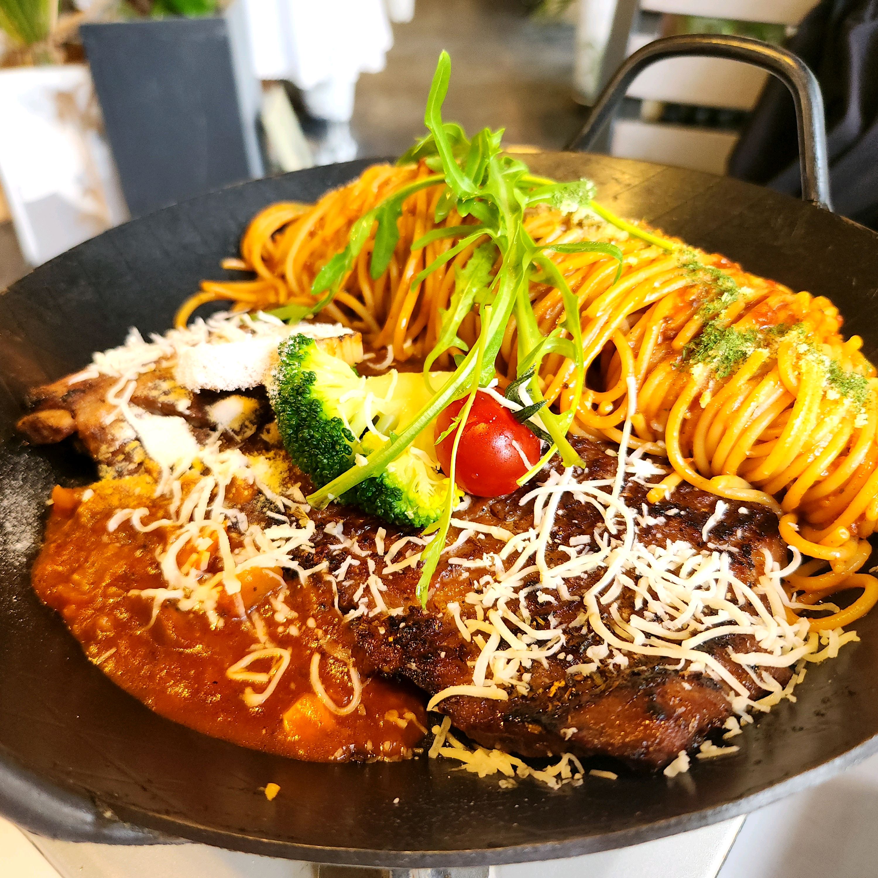 매장이 싱그럽고 예뻐요♡ - 망원동 맛집 따식 갈비파스타 망원