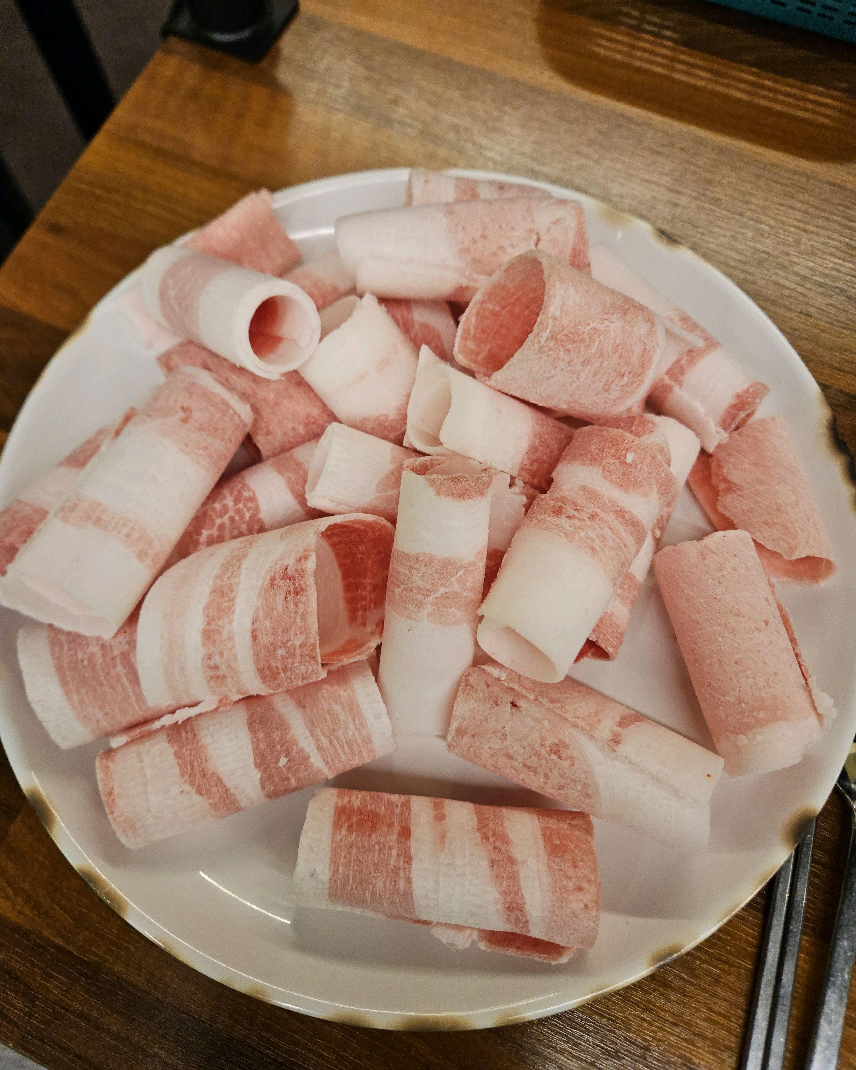 오랜만에 방문했는데 고기가 좀더 두꺼워지고 좋아진거 같아요 그래서 더 맛있게 먹었습니다 - 천호동 맛집 대박집 천호동점