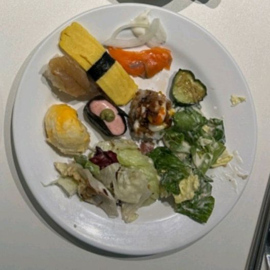 모임하기 좋은 애슐리입니다. 화창한 봄날에 오랫만에 모임을 가졌습니다. 맛난 음식도 먹