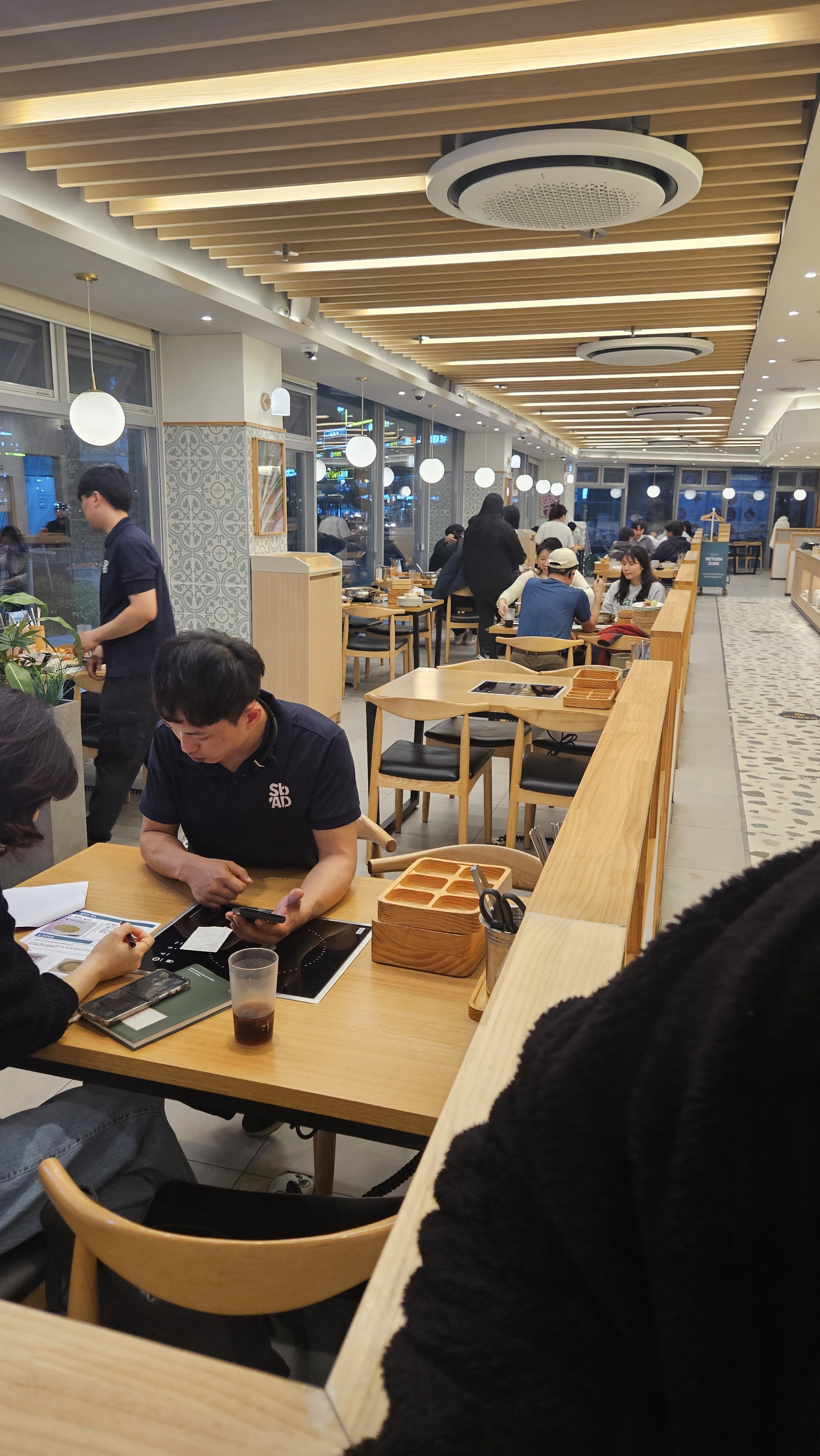 가격도저렴하고 고기도무제한이라서 가족외식하기좋은것같아요 - 창원 중동 맛집 샤브올데이 창원의창점