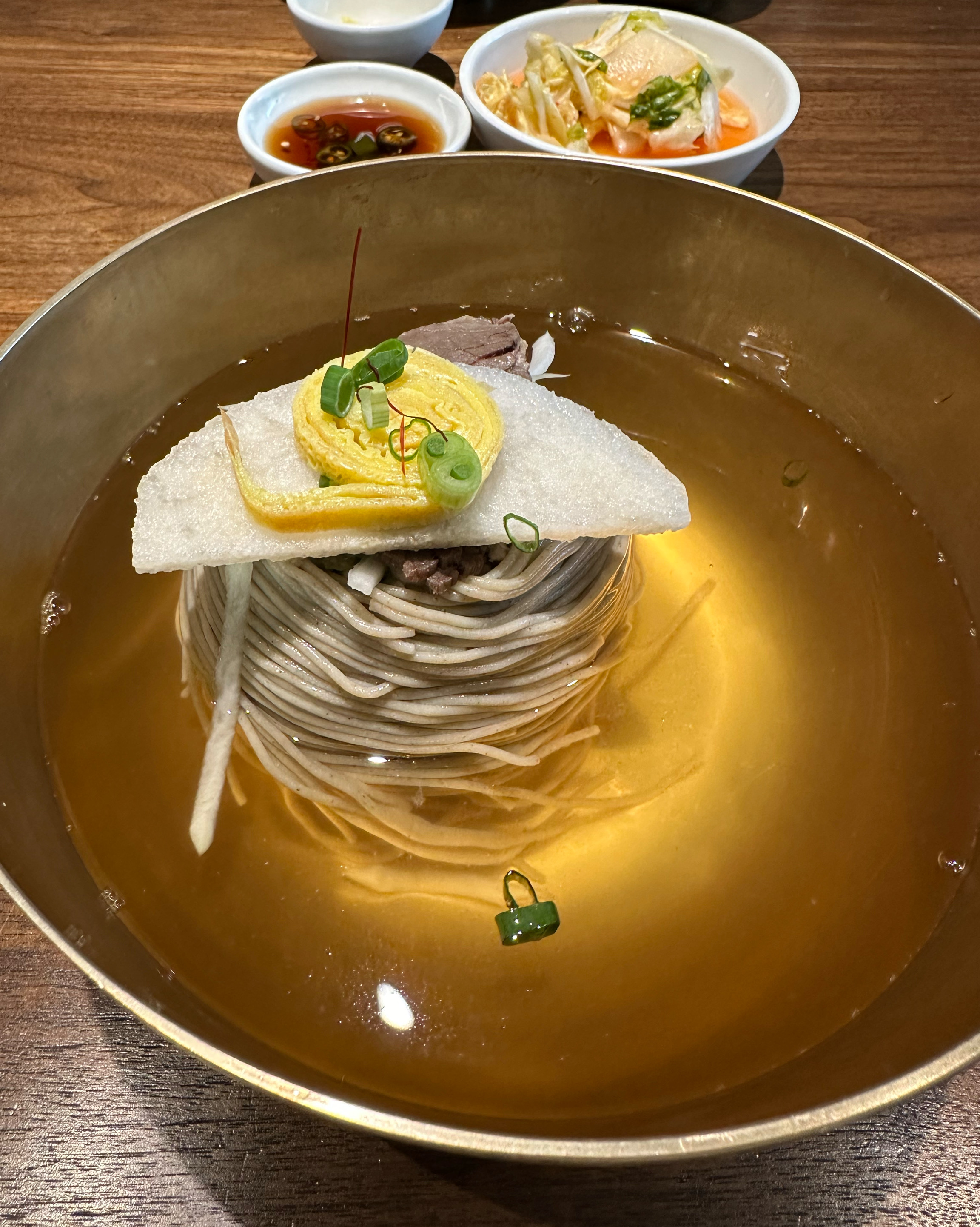 평양냉면 식당 중 제일 좋아하는 서관면옥이 홍대에도 있다해서 왔어요 !!!! 역시 맛있습니