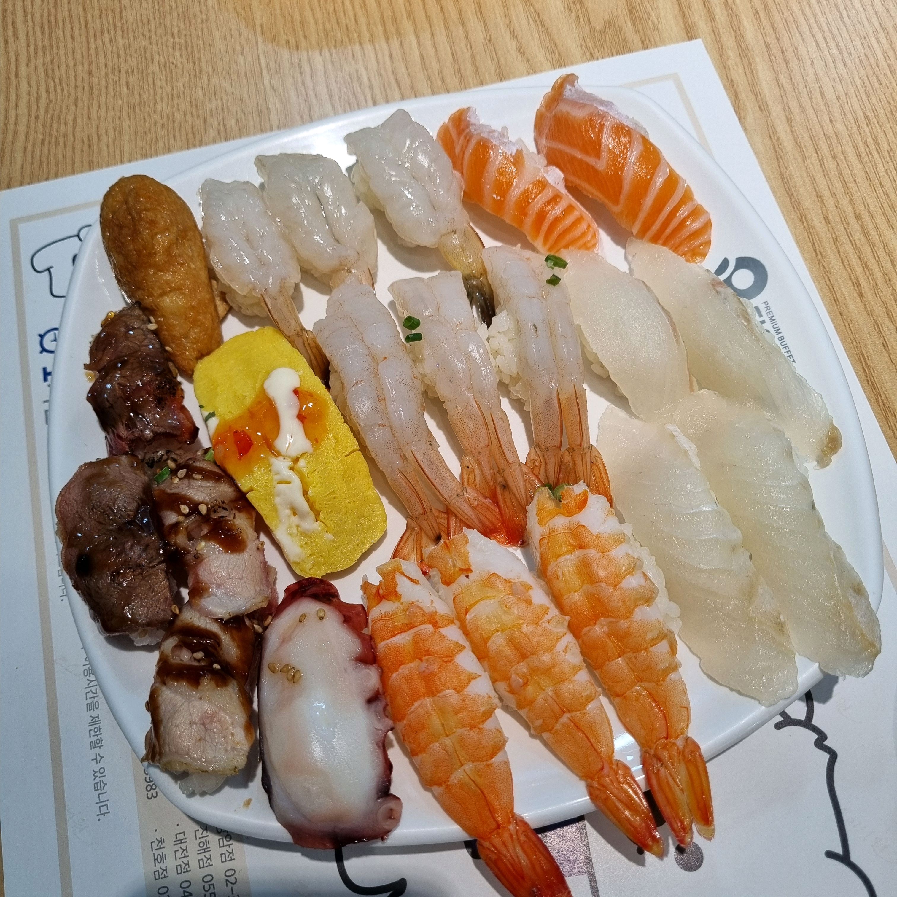 아들 생일이라서 초밥 뷔페먹었어요 언제 먹어도 참 맛있어요 도가니탕 넘 맛있어요 - 용인 동백 맛집 다이닝원 동백직영점