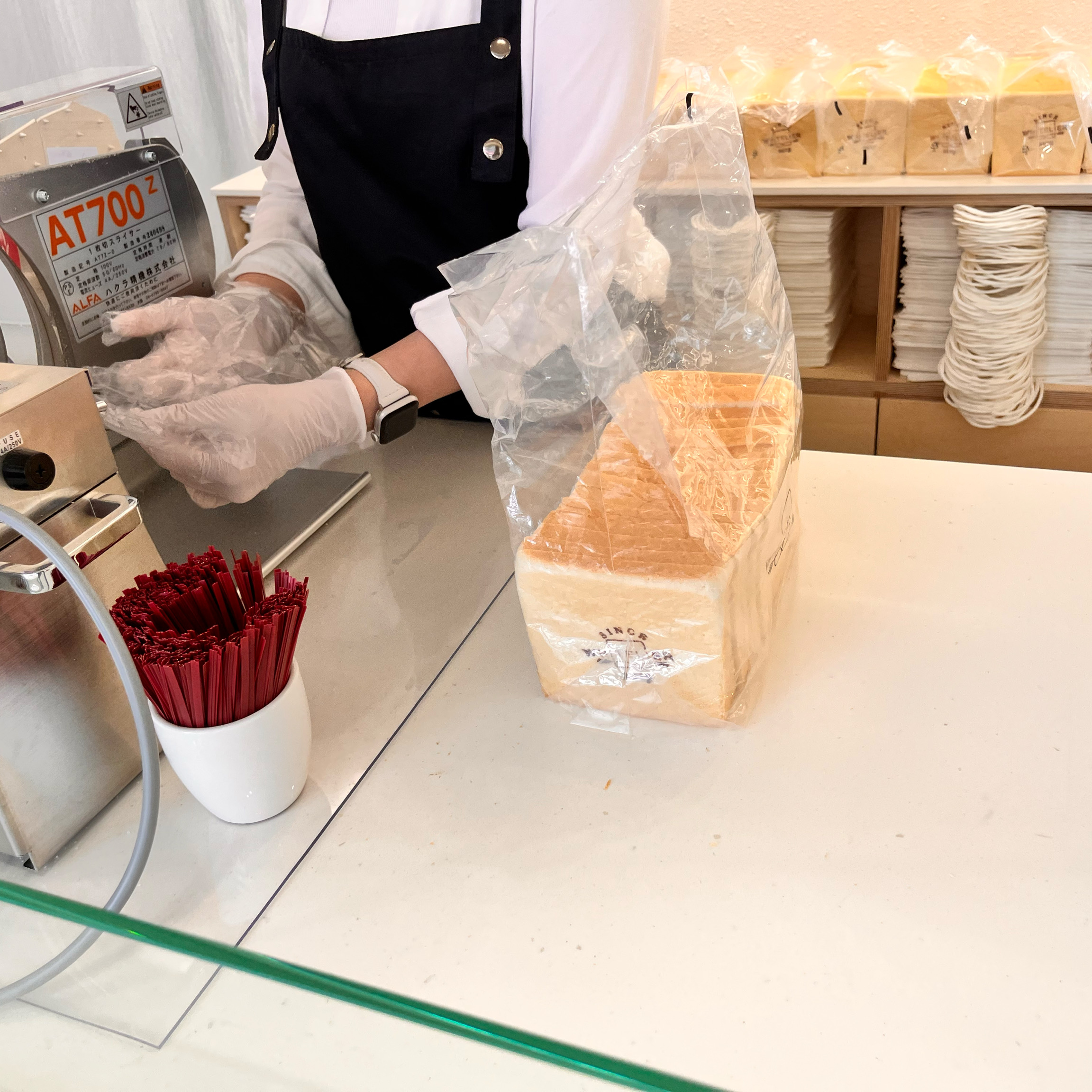 식빵계의 에르메스!! 타이틀에 맞게 비싼만큼 이빵 먹고나면 다른빵 못먹죠!! 너무맛있어요!