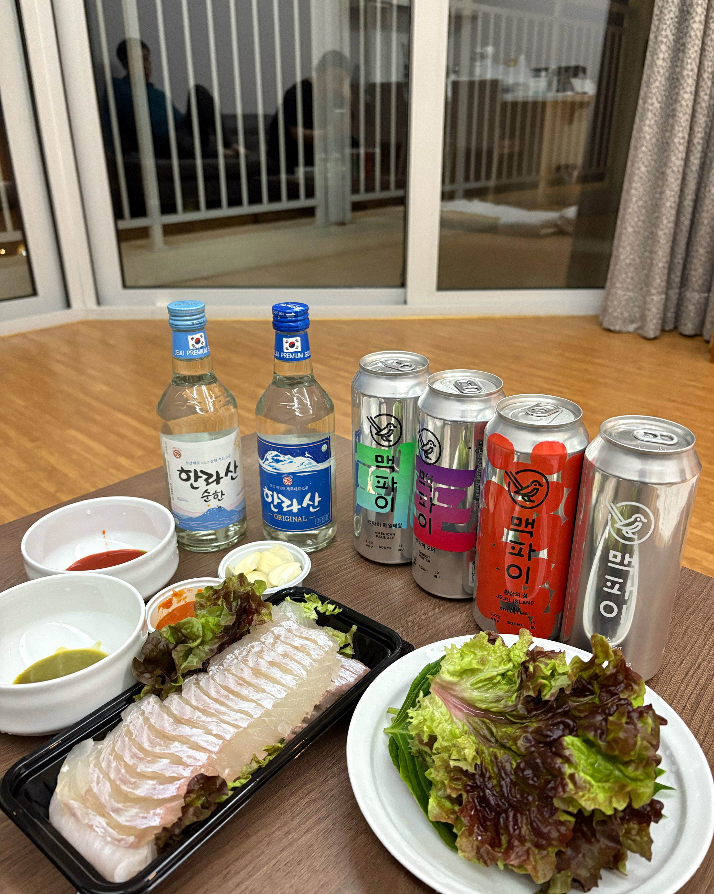 소노캄오면 아침에 먹을 광어미역국과 밥은 이곳에서 포장해옵니다. 미역국 광어많이 들어있고 