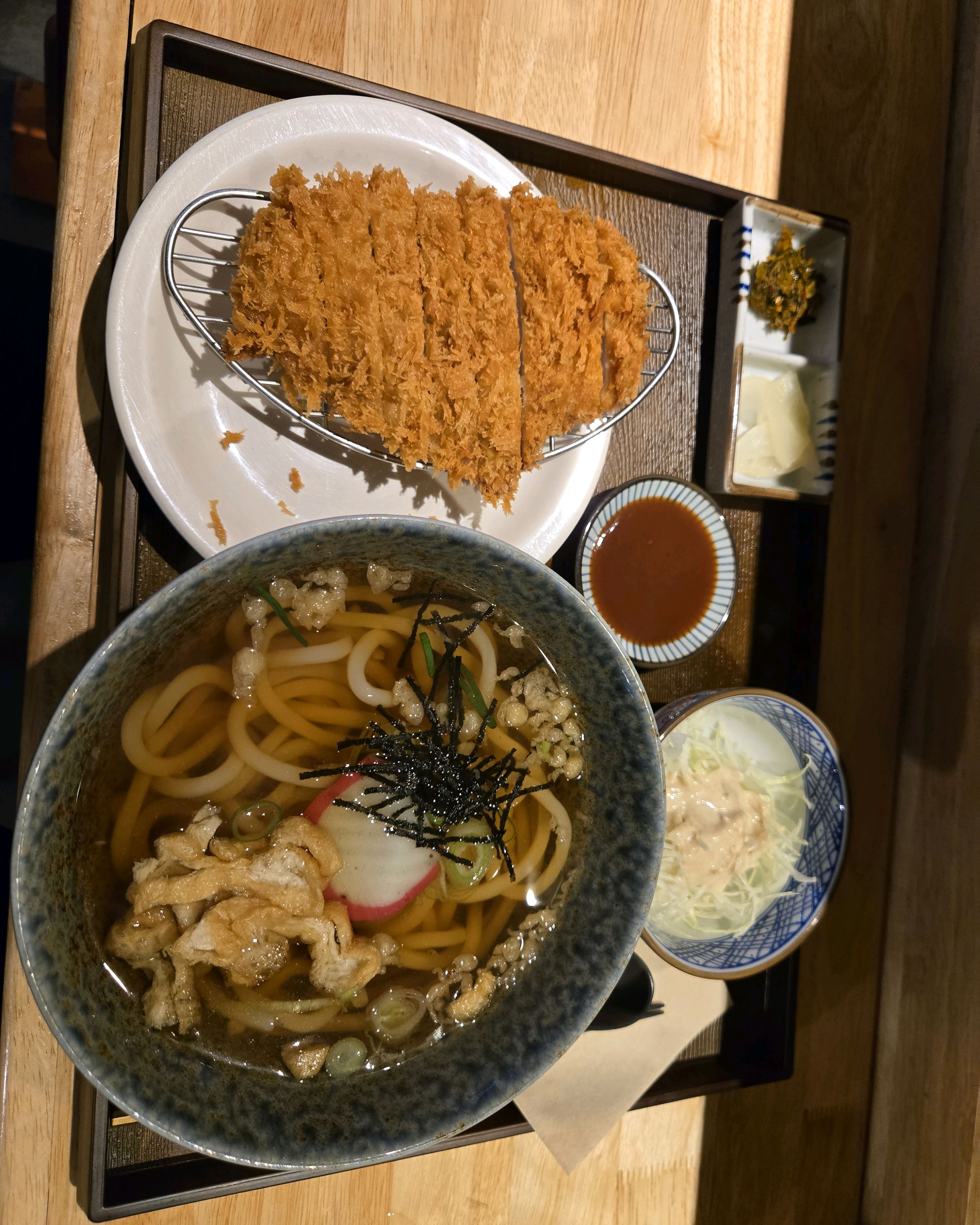 돈까스 우동정식먹었는데 정말맛있네요 돈까스는 바삭하고 우동은 국물이 진국이었어요 - 불당동 맛집 후우후식당