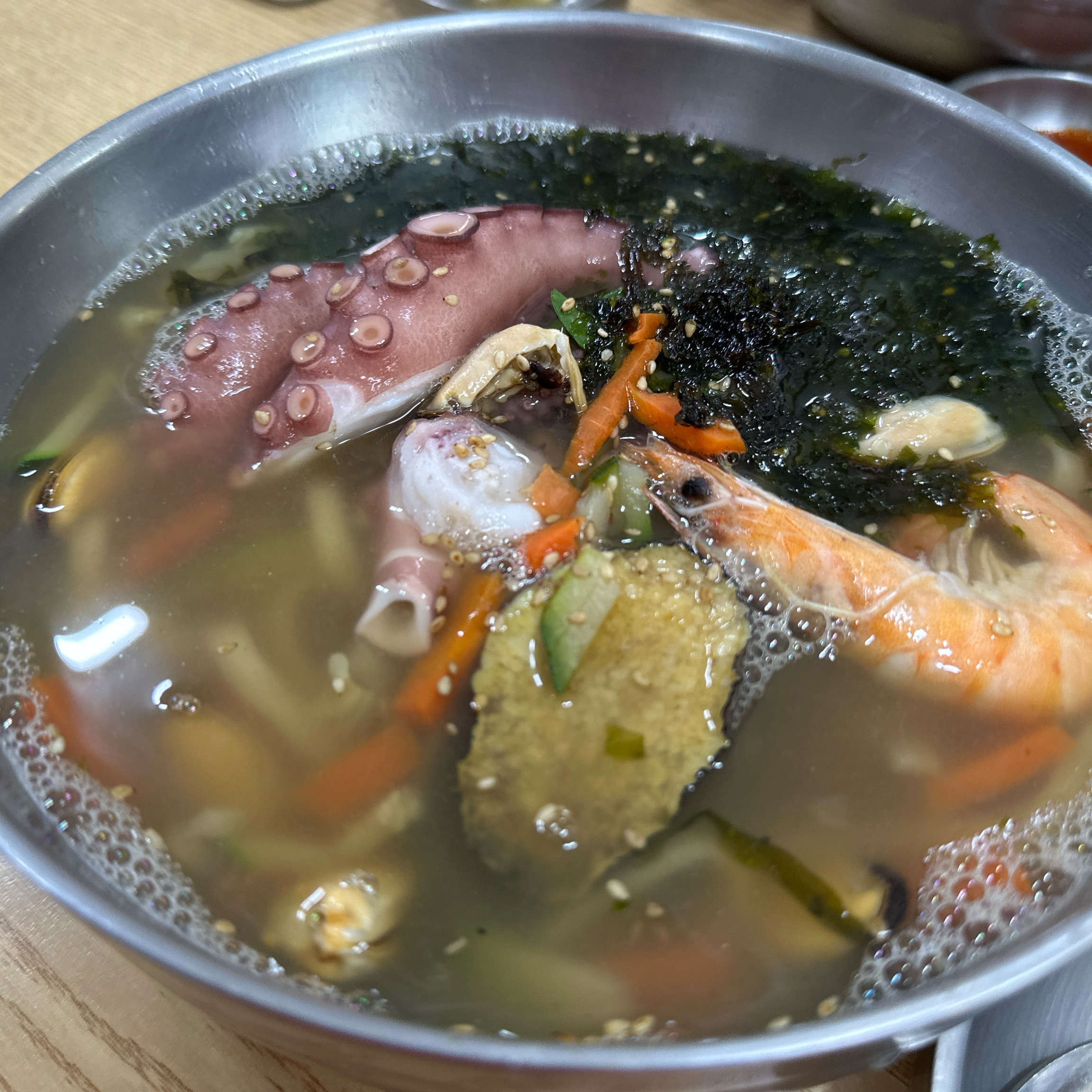 해산물 좋아하는 울 가족에게 정말 최고의 식탁였슴다! - 제주 맛집 협재칼국수