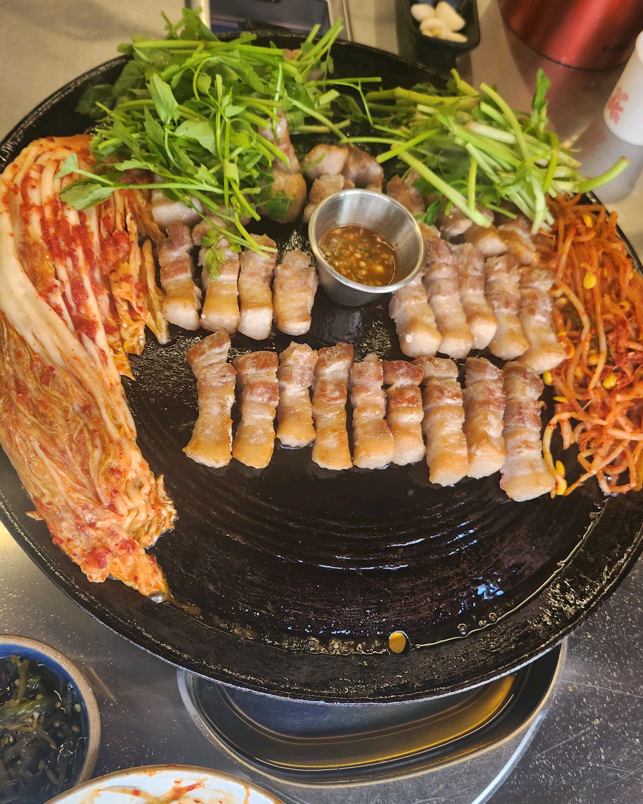 천안 맛집 발견~~~!!! - 불당동 맛집 할매솥뚜껑삼겹살 천안불당점