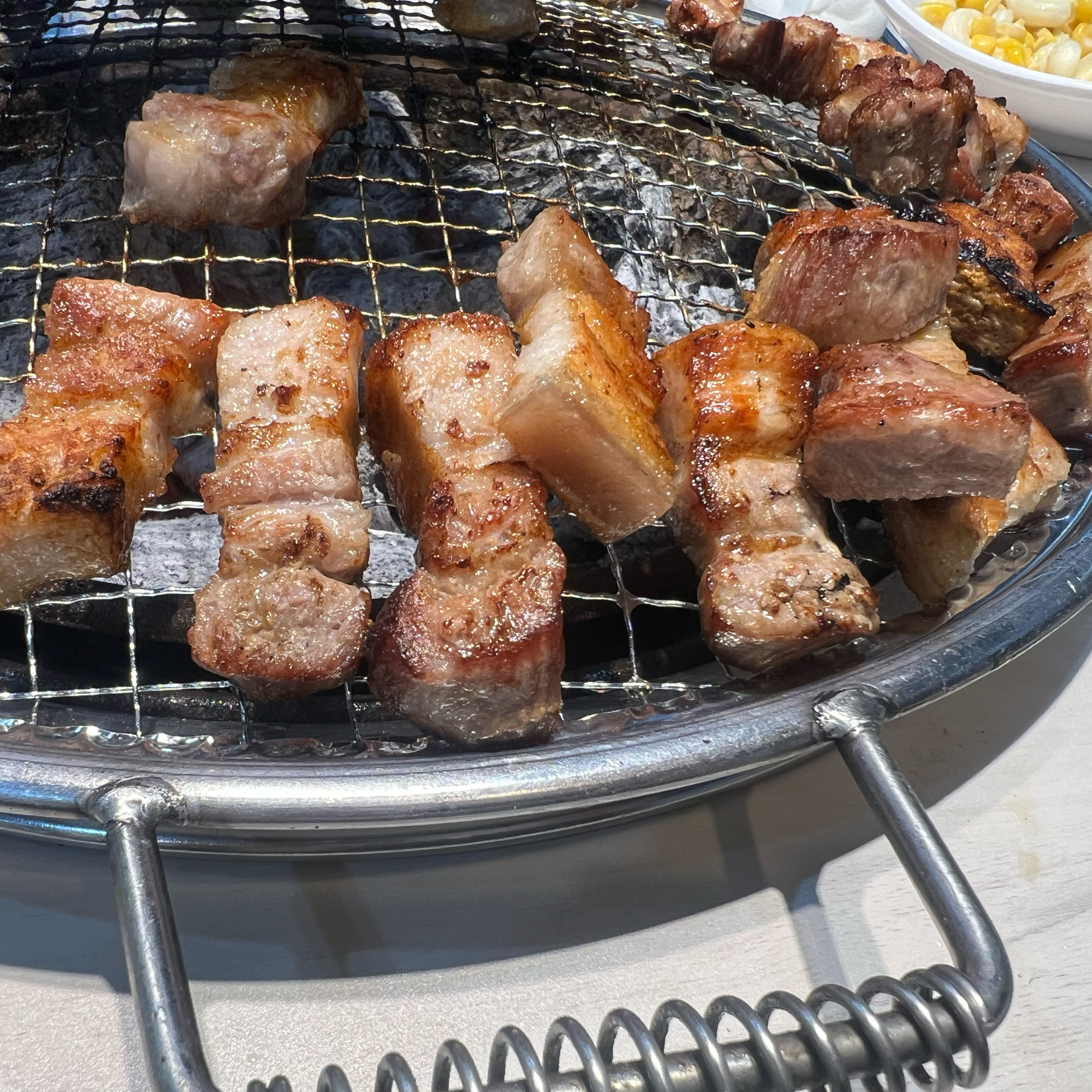예약없이도 바로 들어와서 너무 좋았어요!! 여러가지 고기를 맛볼수있고 너무 맛있게 먹었어요
