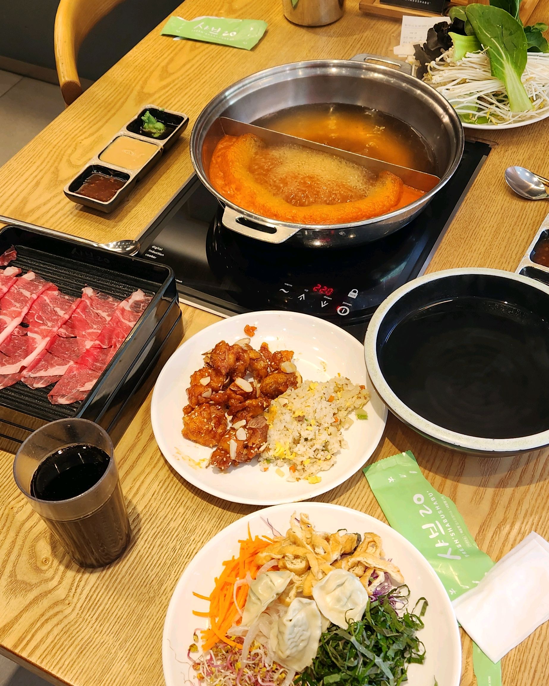 사장님과 종업원들이 진짜 친절하시구요👍🏻 - 창원 소답동 맛집 샤브20 창원점