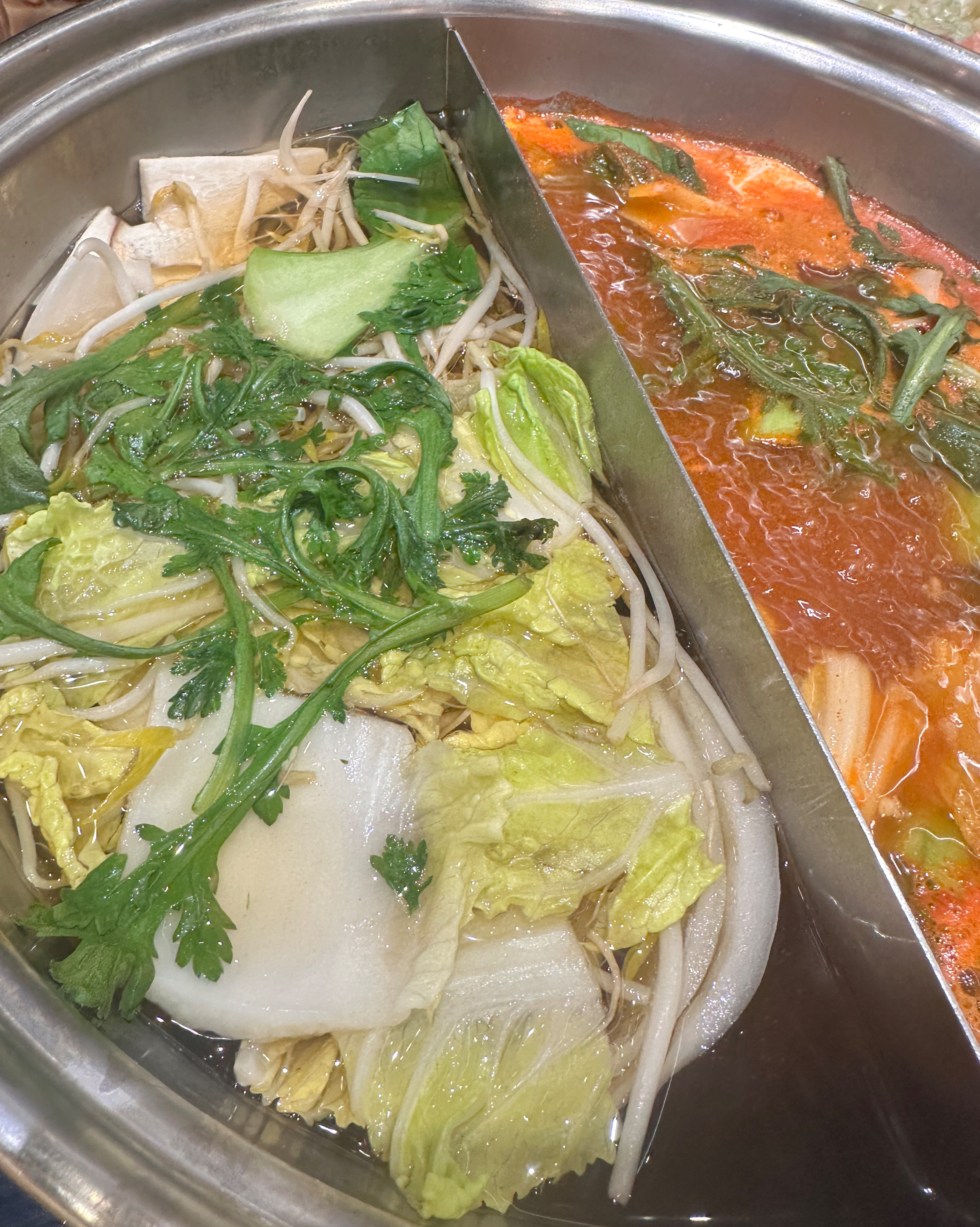 오랜만에 갔는데, 연어샐러드가 생겼네요 - 부산 동래 맛집 샤브20 동래점