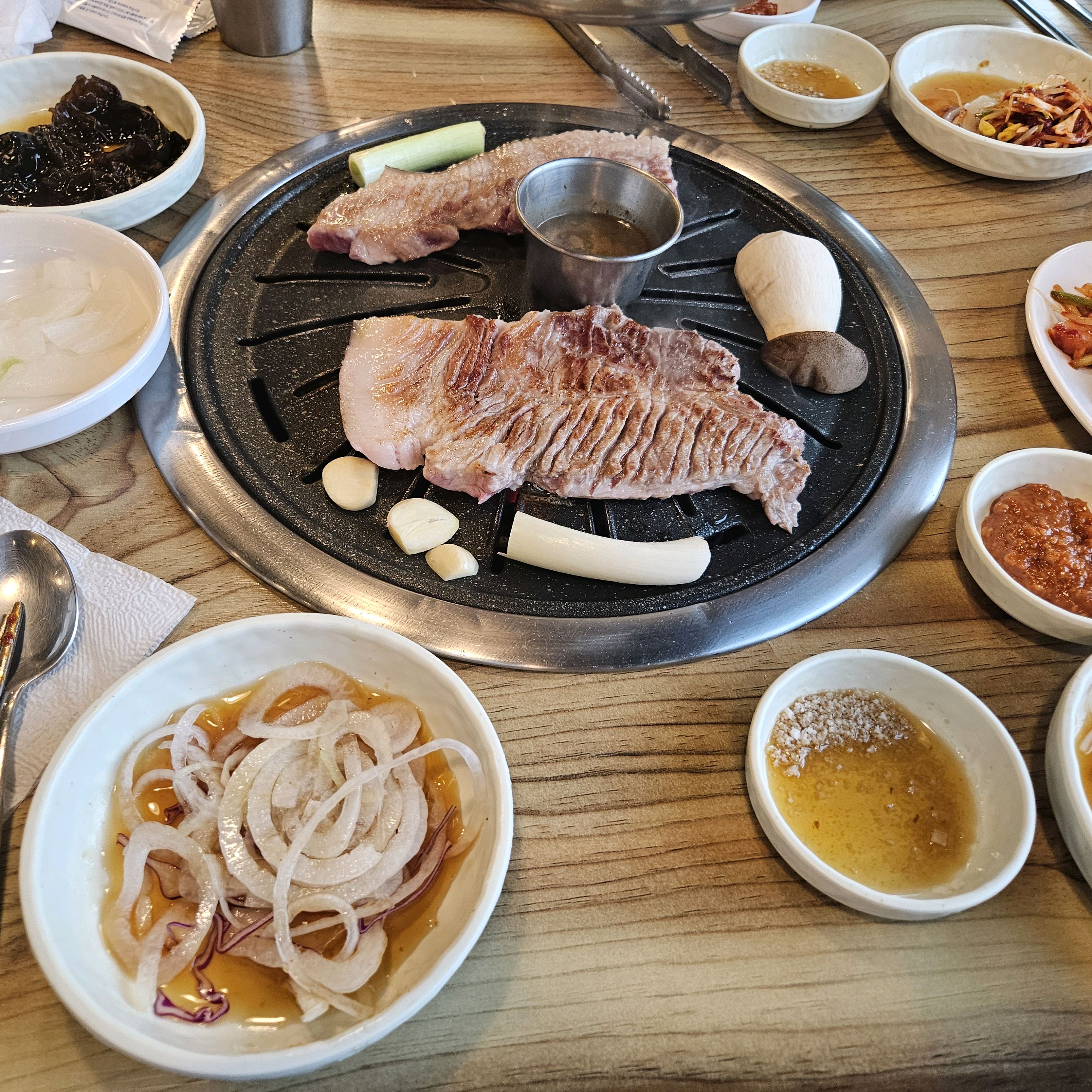 출장 왔다가 동료들과 저녁먹으러 왔어요! - 제주 맛집 돈해상 제주한림협재흑돼지