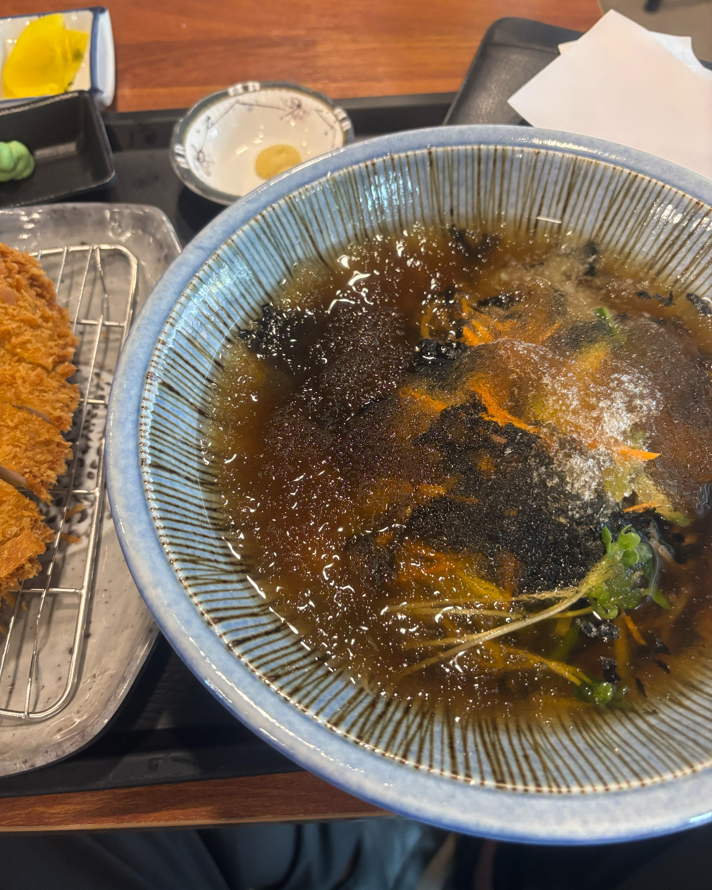양이진찌많고 모밀도 맛있어서 더 더워지면 사람이 더많아질거같아서 출근전에 방문했어요 ~!!