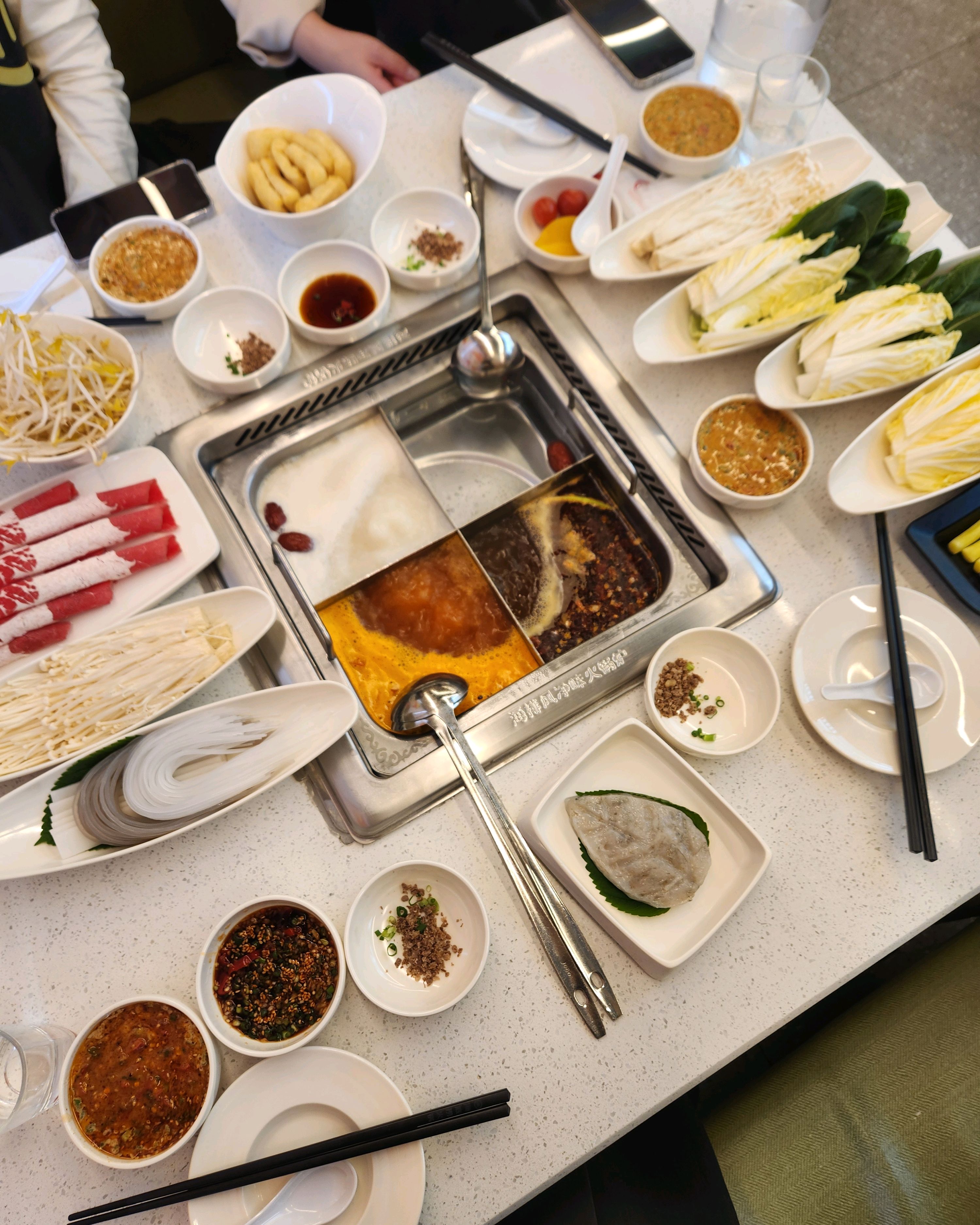 예약을 미리 해서 바로 입장하니깐 너무 좋았고 - 홍대 맛집 하이디라오 홍대점