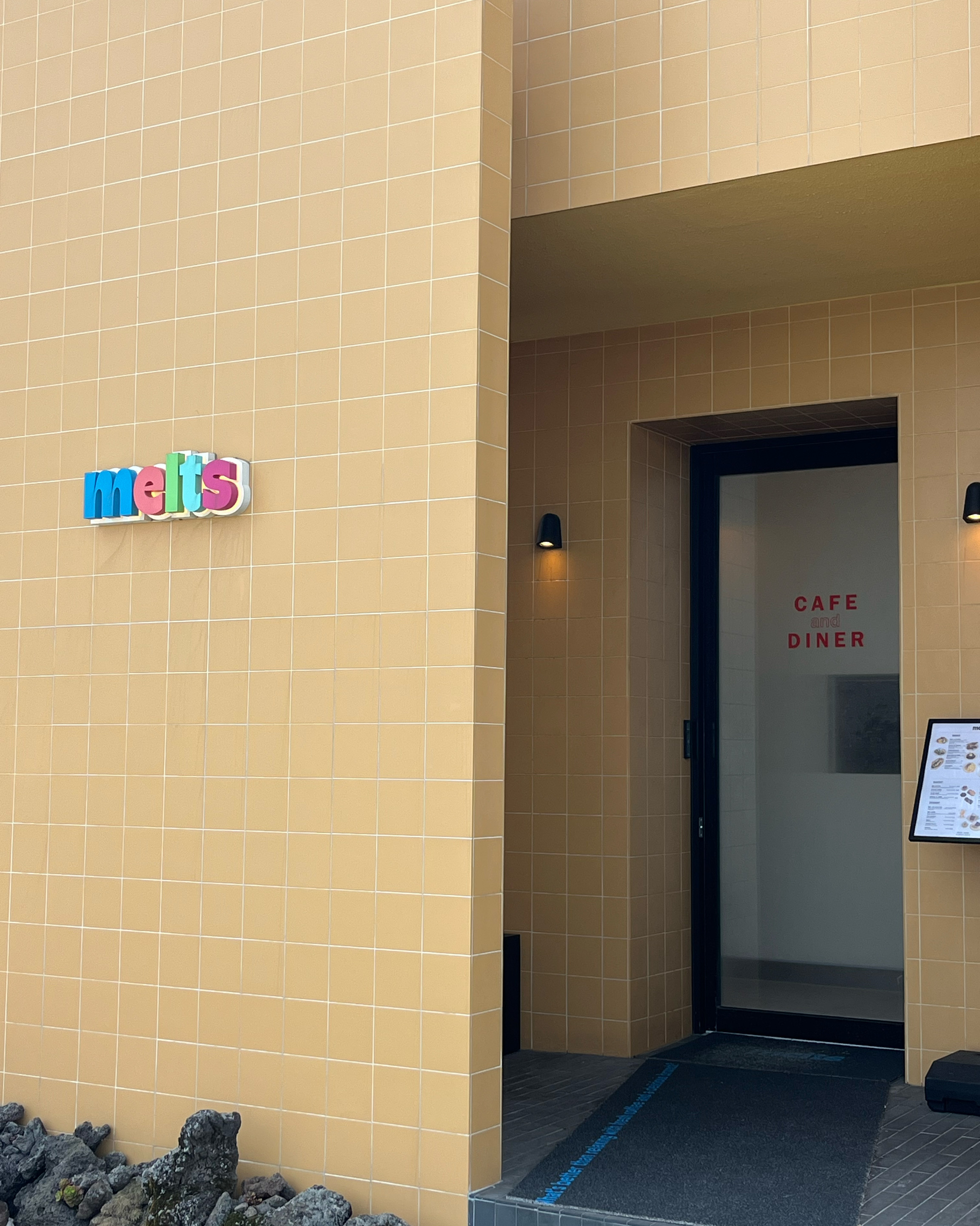 카페 인테리어 감성적이고 예뻐요!! - 제주 맛집 멜츠인빌리지