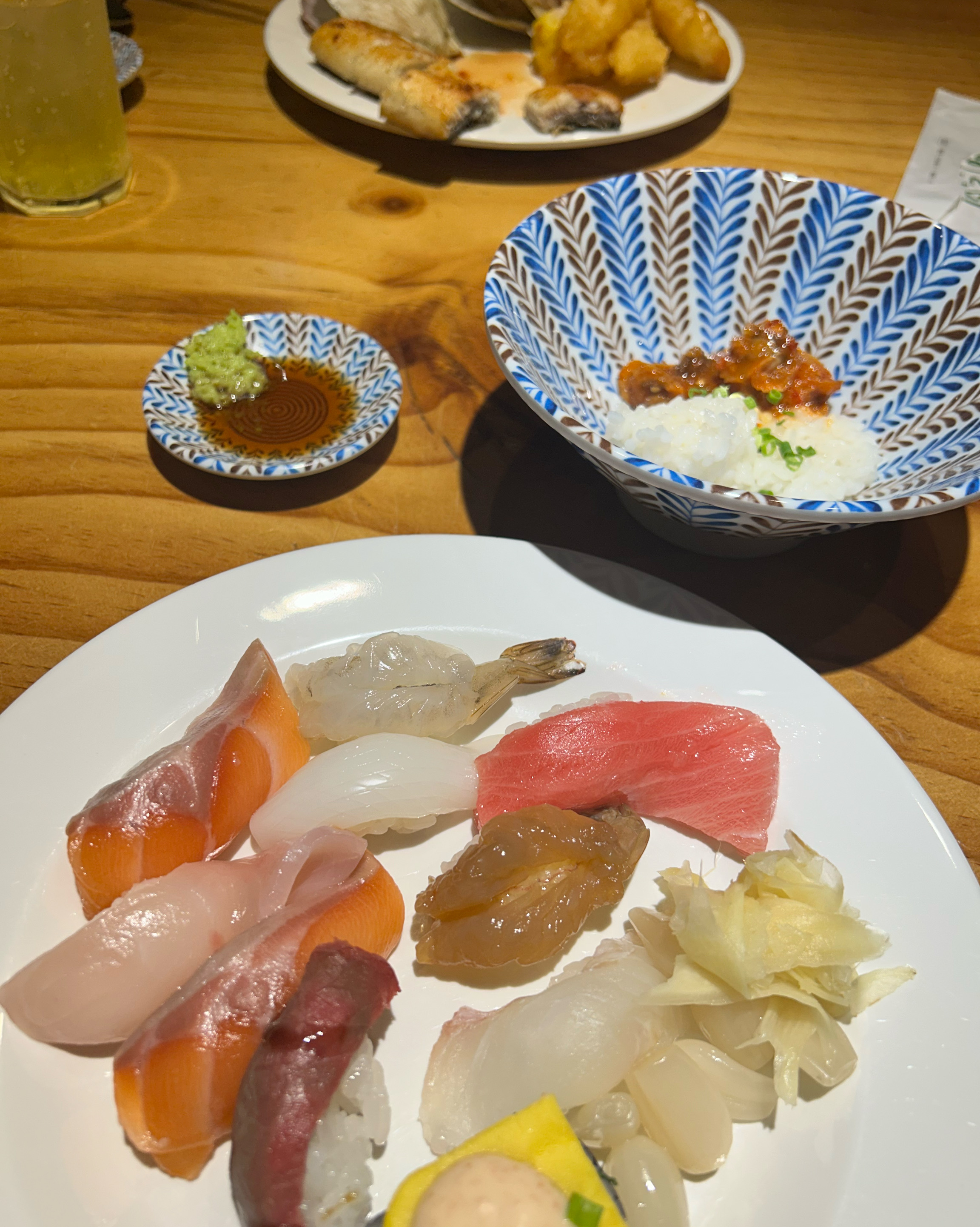 바르미 인터불고 밑에 버전같은 느낌이지만 너무 맛있었네요~ 바르미는 샤브든 스시든 호텔뷔페