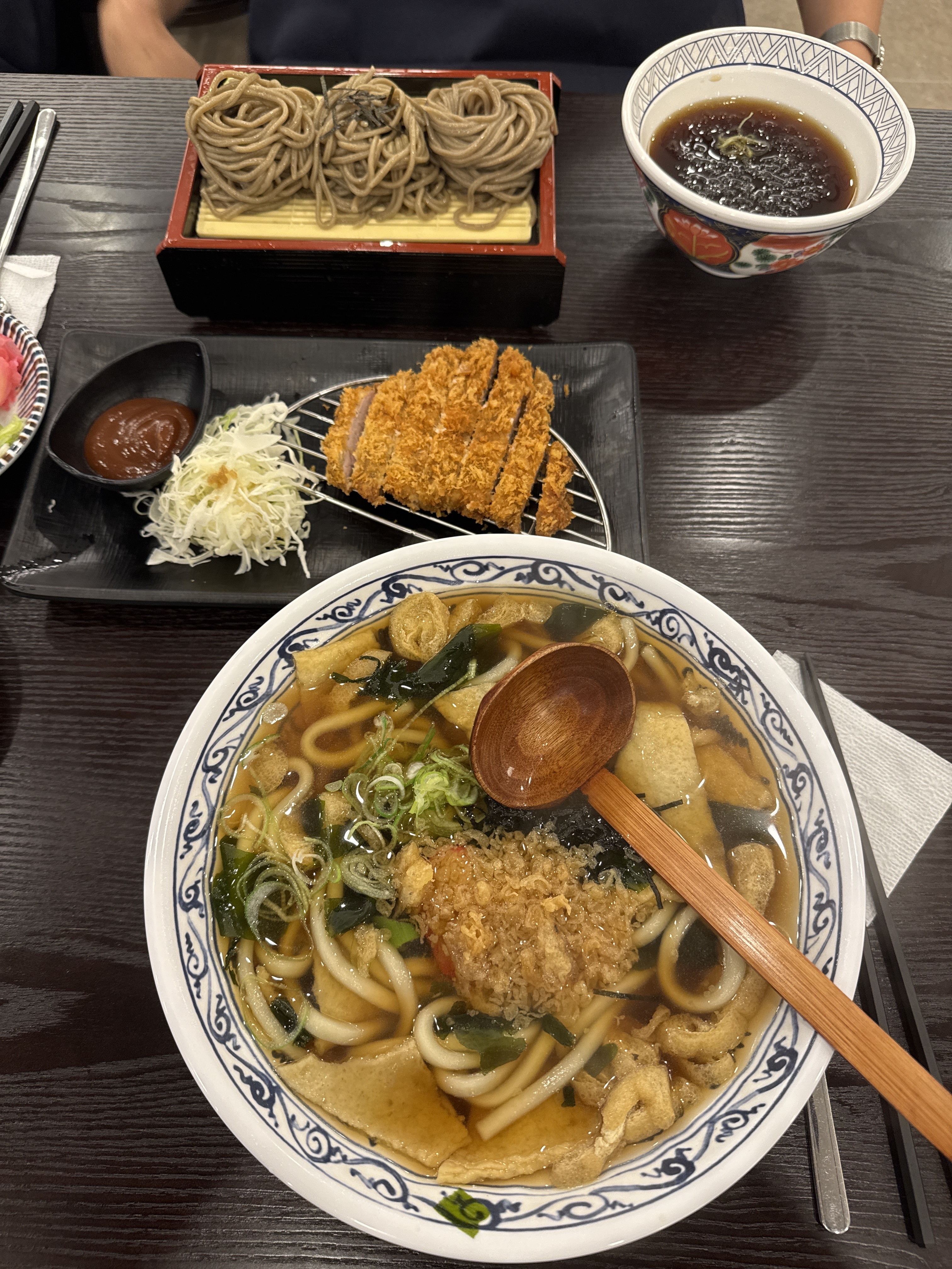 직장근처 새로 생긴곳이라 점심으로 방문하였는데 너무 맛있고 메뉴구성도 알차서 자주 올것 같