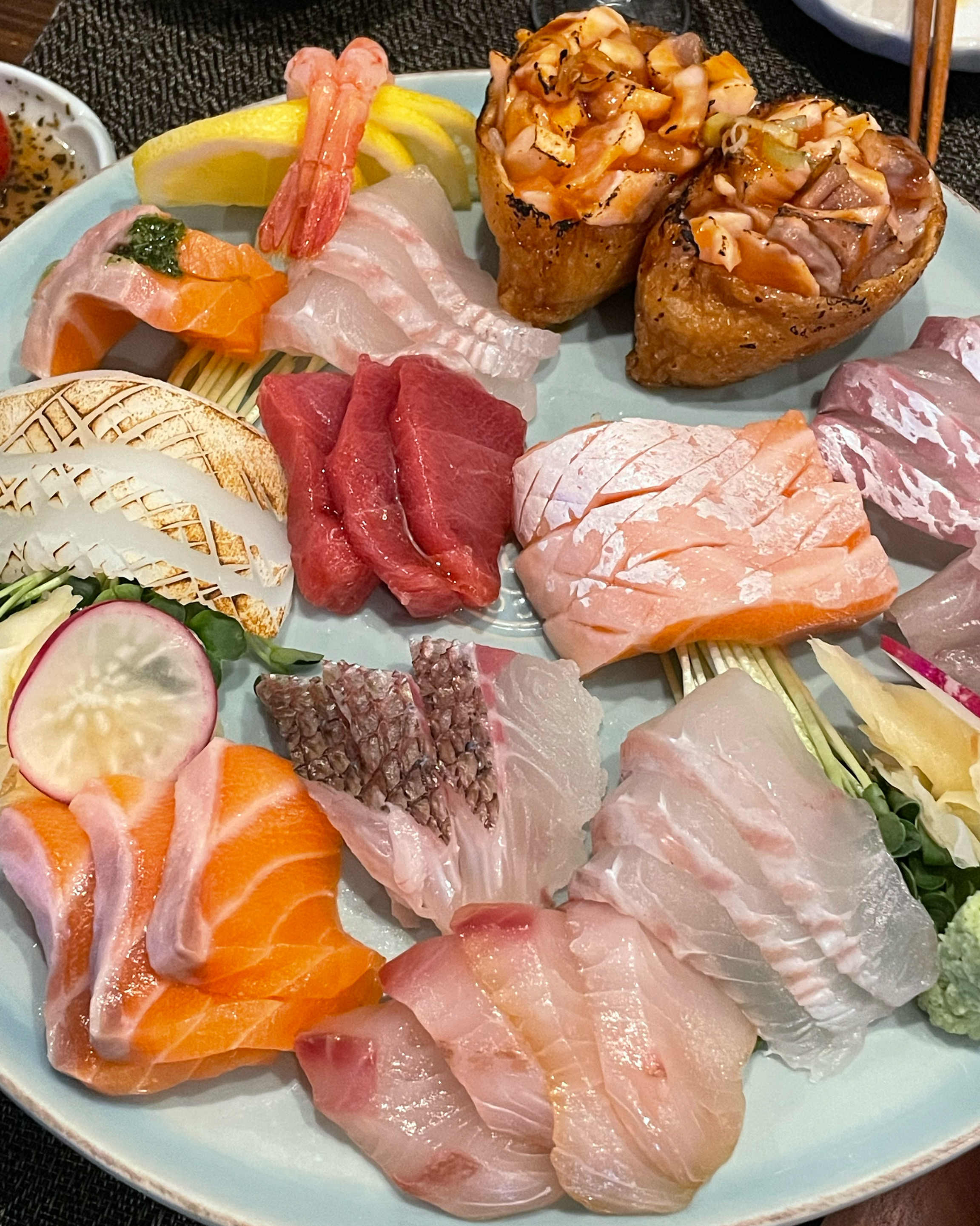 동네맛집이네요. 집 근처라서 자주자주 방문할 것 같아요. 사시미 맛집이고.. 기본찬이 너무