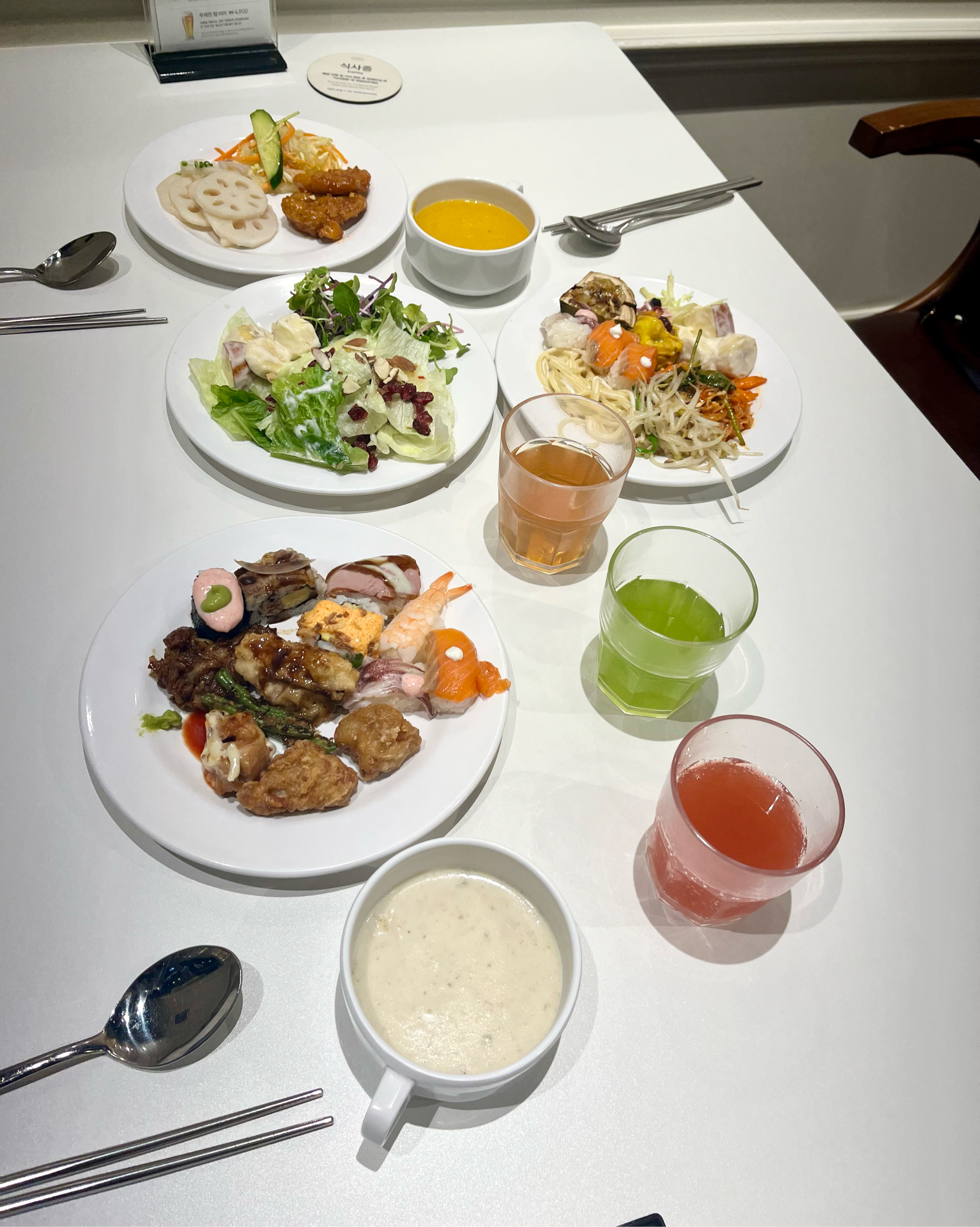 푸팟퐁커리가 없어져서 아쉬웠지만 여전히 종류도 많고 맛있어요 ㅎㅎㅎ - 남포동 맛집 애슐리퀸즈 롯데마트 광복점