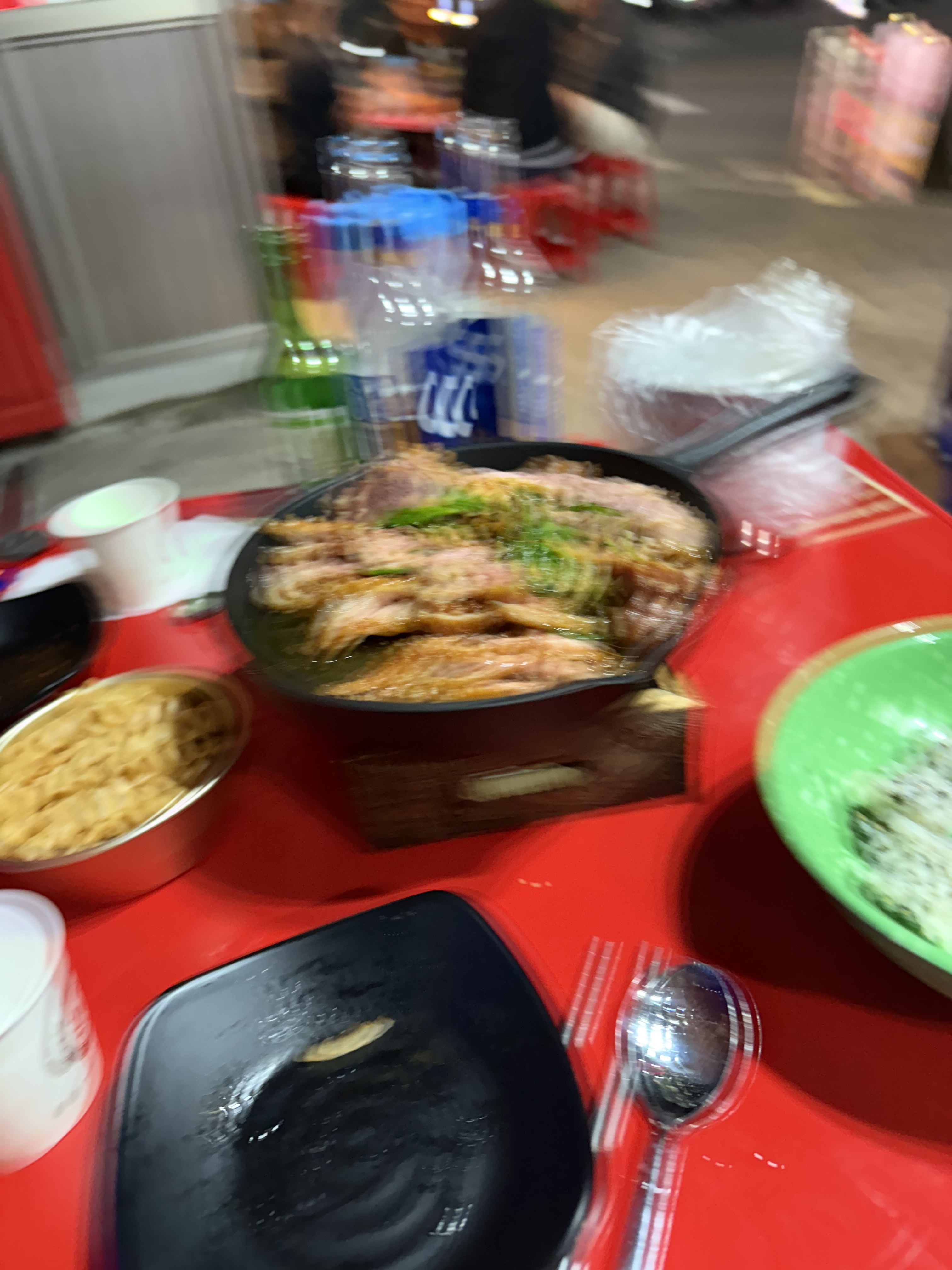 회 못 먹어서 와봤는데 너무 좋네요 노래도 좋고 회 못먹는 분들 강릉 여행 와서 먹으면 좋