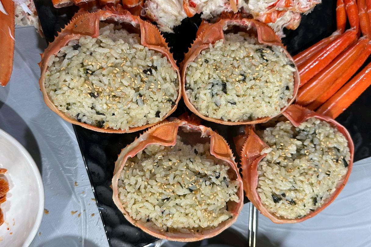 양양놀러왔다가 우연히 들어왔는데 사장님 너무 친절하시고 양도 푸짐히 주셨습니다.5명이 4인