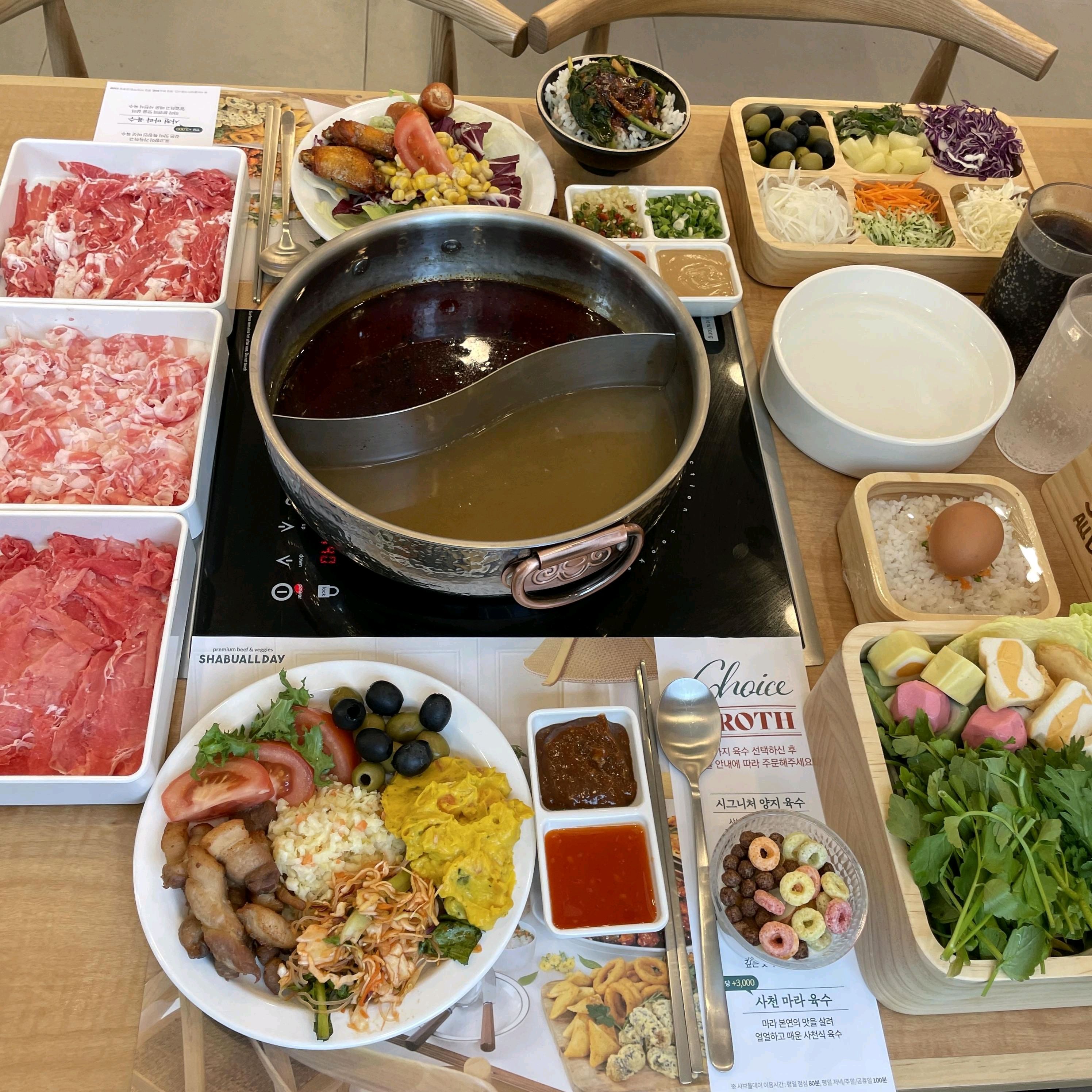 맛있는 샤브샤브를 먹을 수 있어서 좋았습니다 친구들과 함께 방문했는데 리버스탭 덕분에 분위