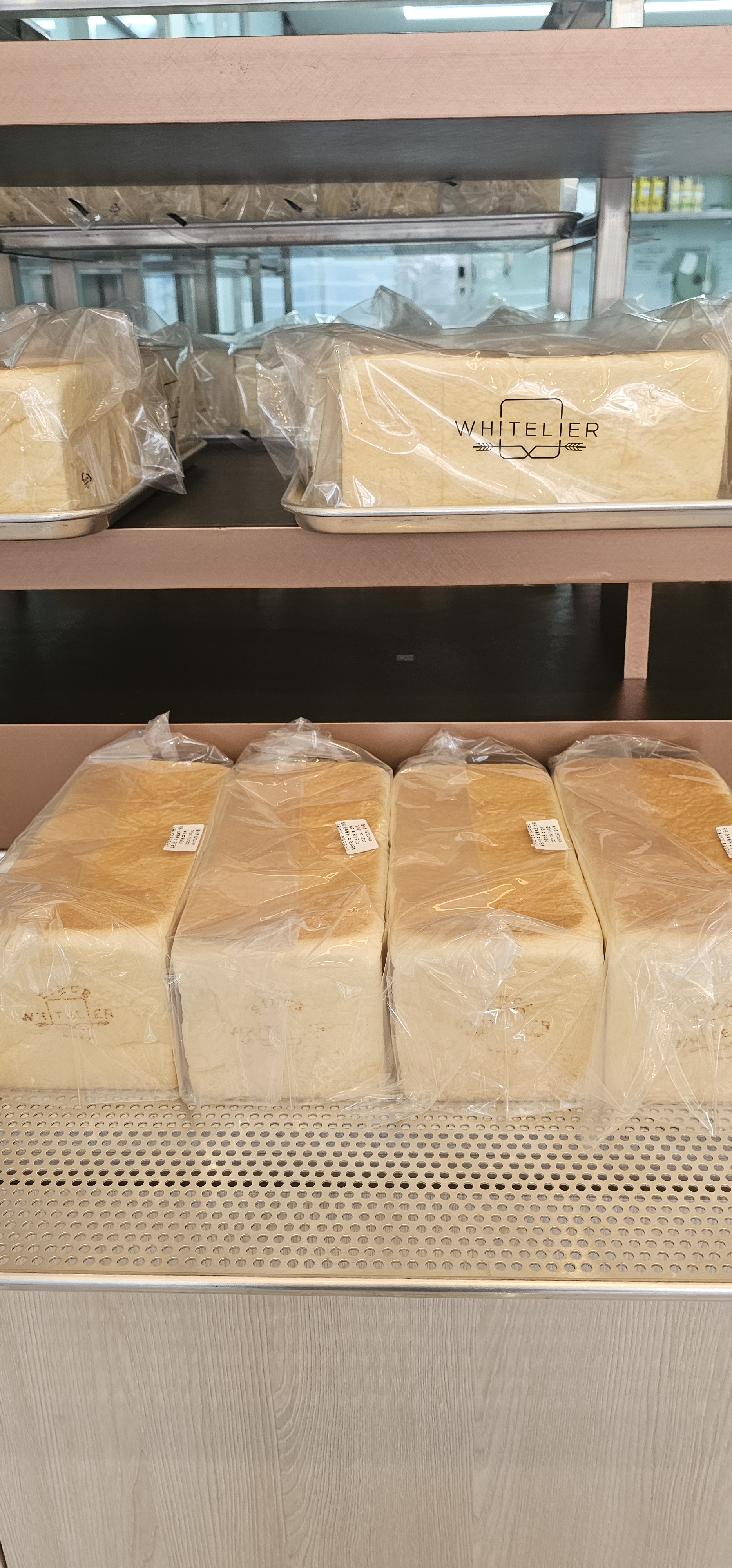 온다고 계속 벼르다가 드디어 왔음요ㅎ 빵맛이야뭐 말해뭐하겠습니까. 한번 먹고 잊을수 없어서