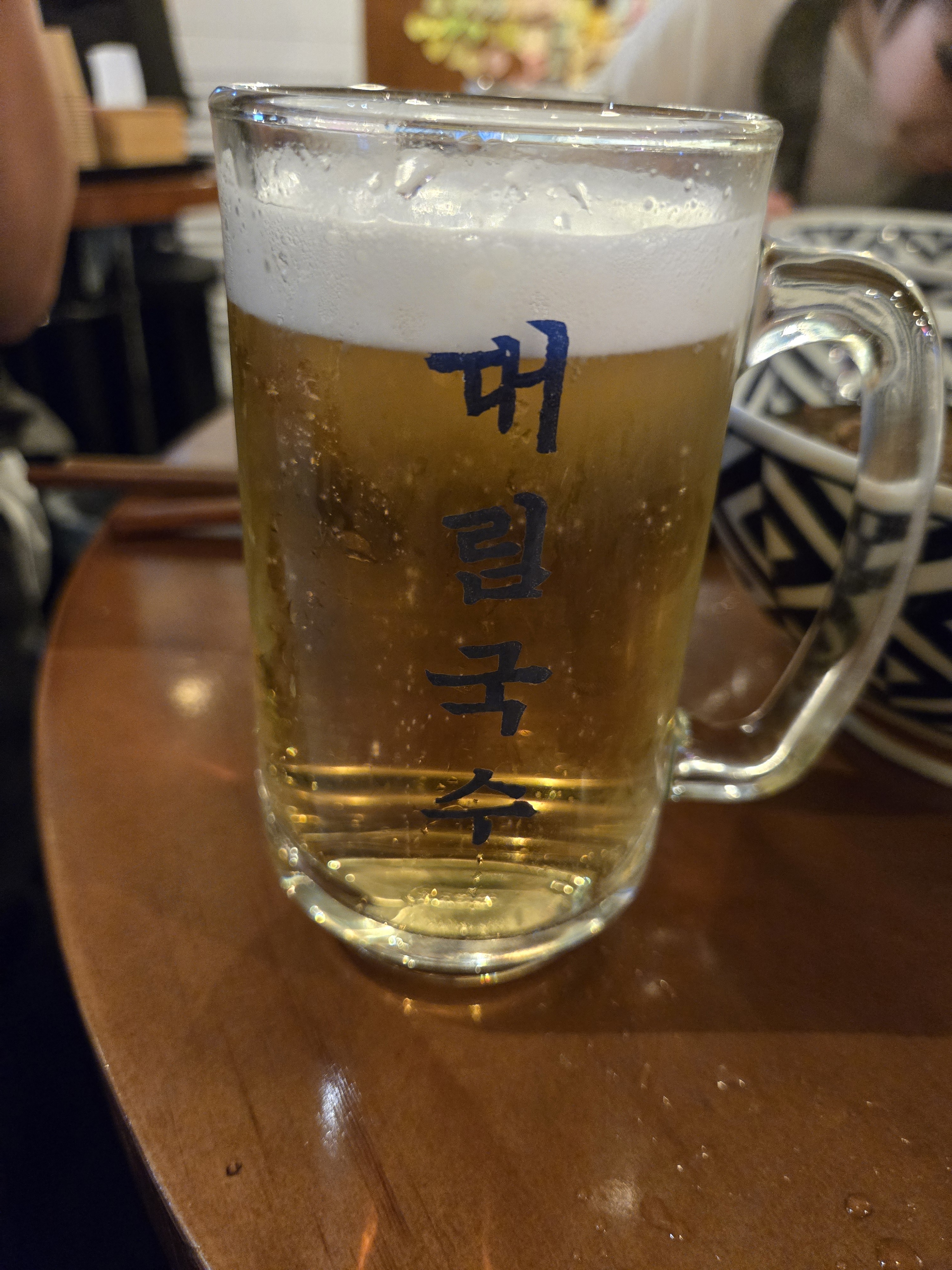 대림국수는 면발이 쫄깃하고 국물이 진해서 정말 맛있어요. 특히 멸치 육수가 깊고 깔끔해서