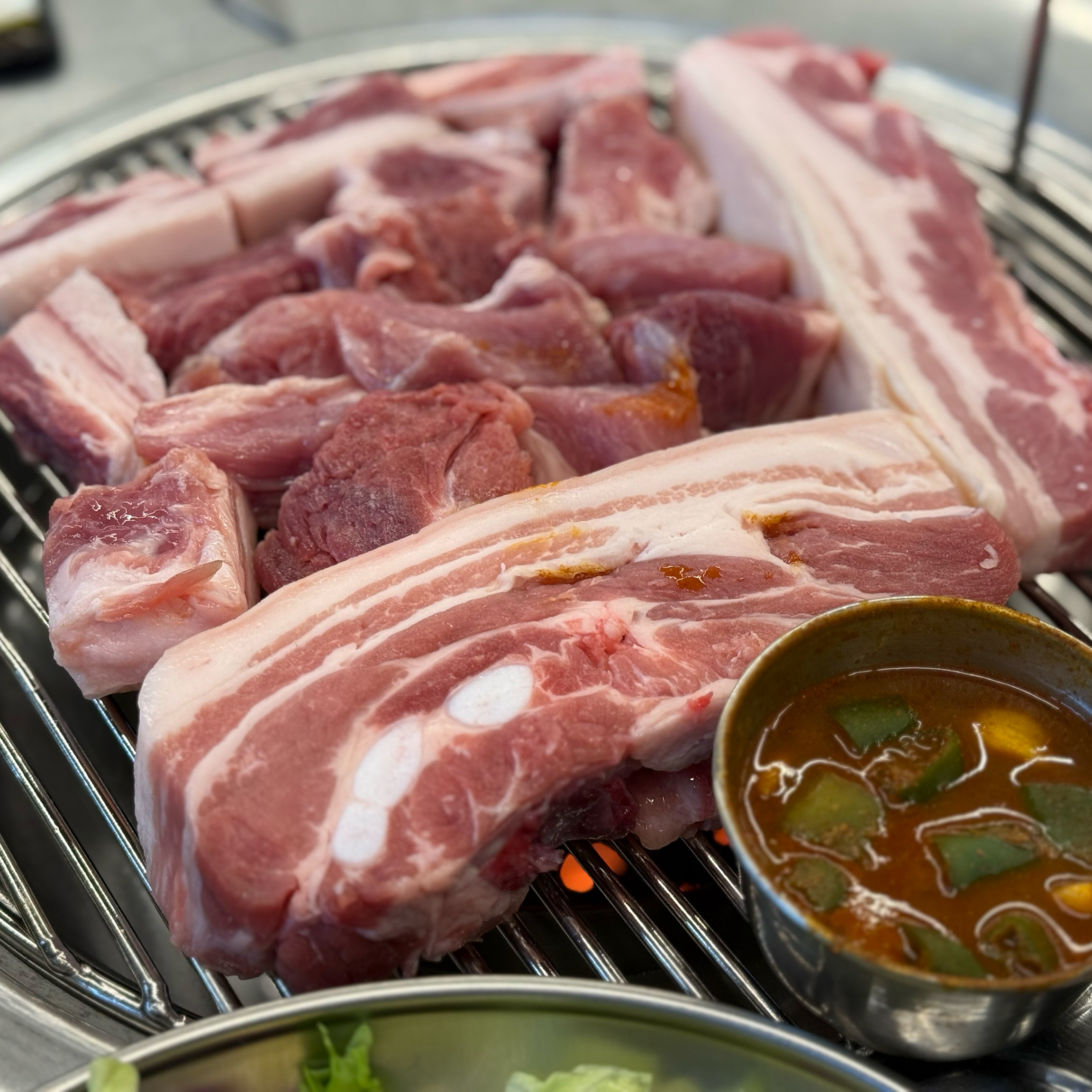 워낙 유명한 맛집이라서 기대하고 갔는데, 진짜 첫 한입 먹자마자 다르구나 싶었어요! 진짜