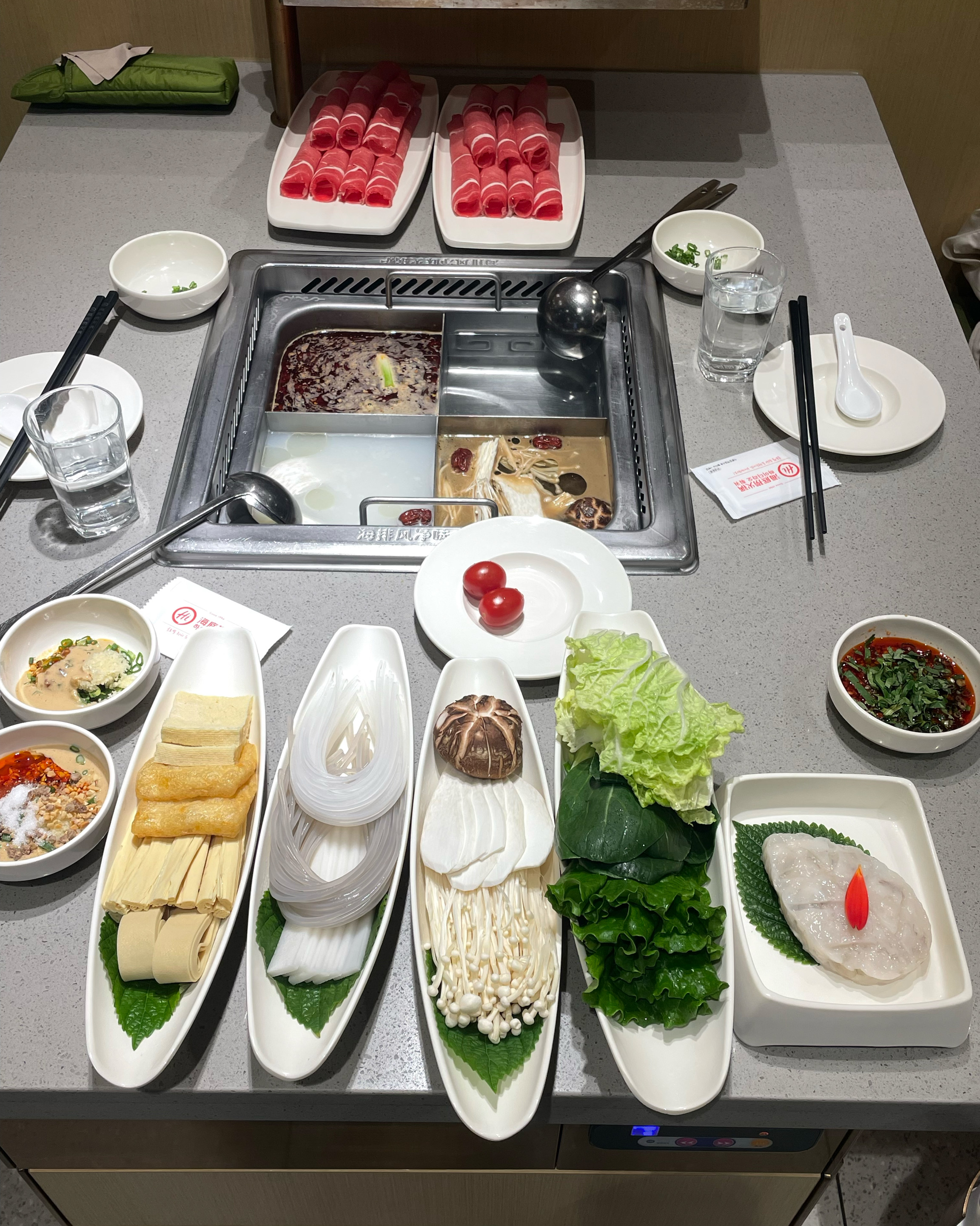 처음 간 하이디라오였는데 친절히 응대해주신 덕분에 너무 맛있게 잘 먹고 나왔습니다 감사해요